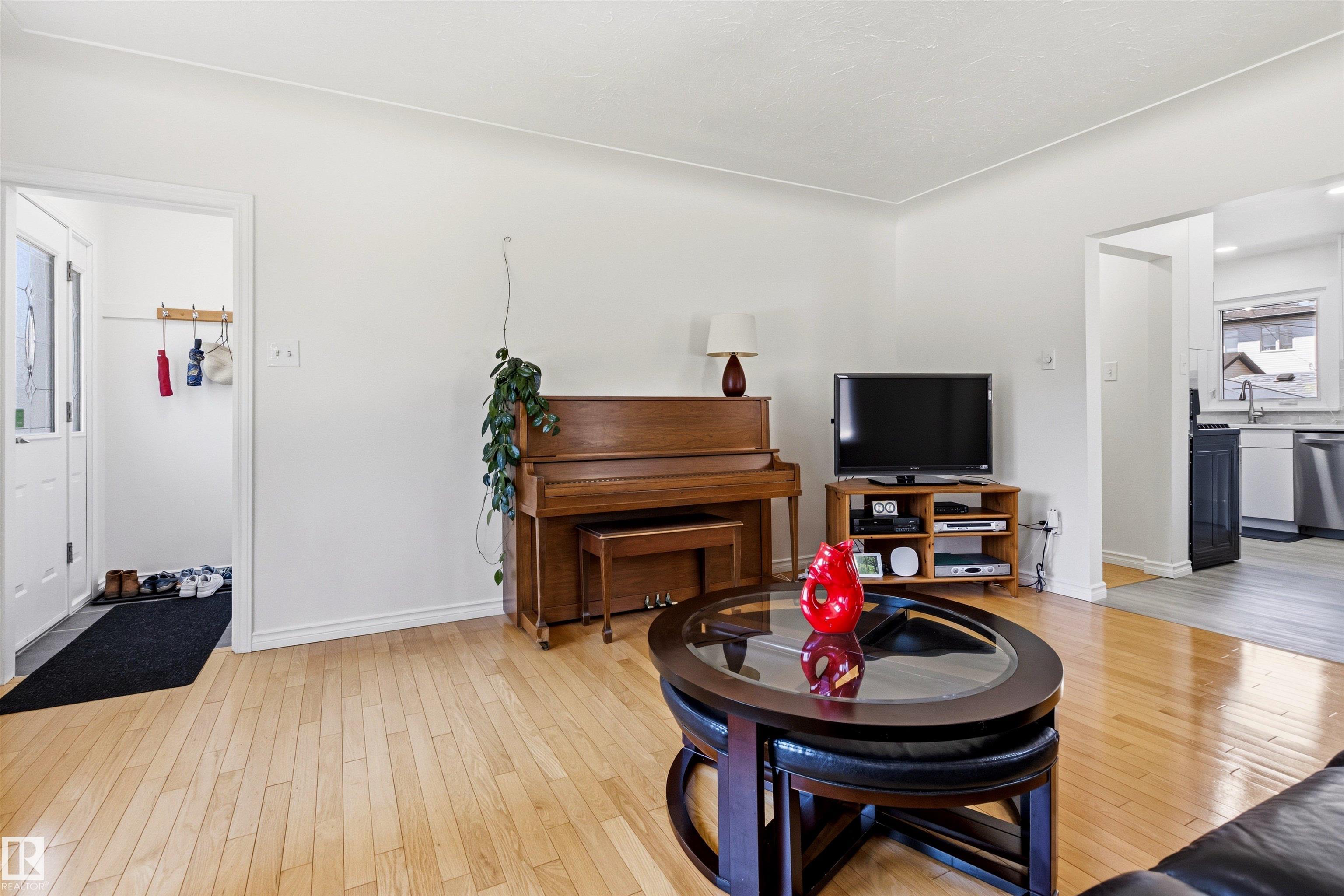 8708 89 Avenue NW, Bonnie Doon, Edmonton