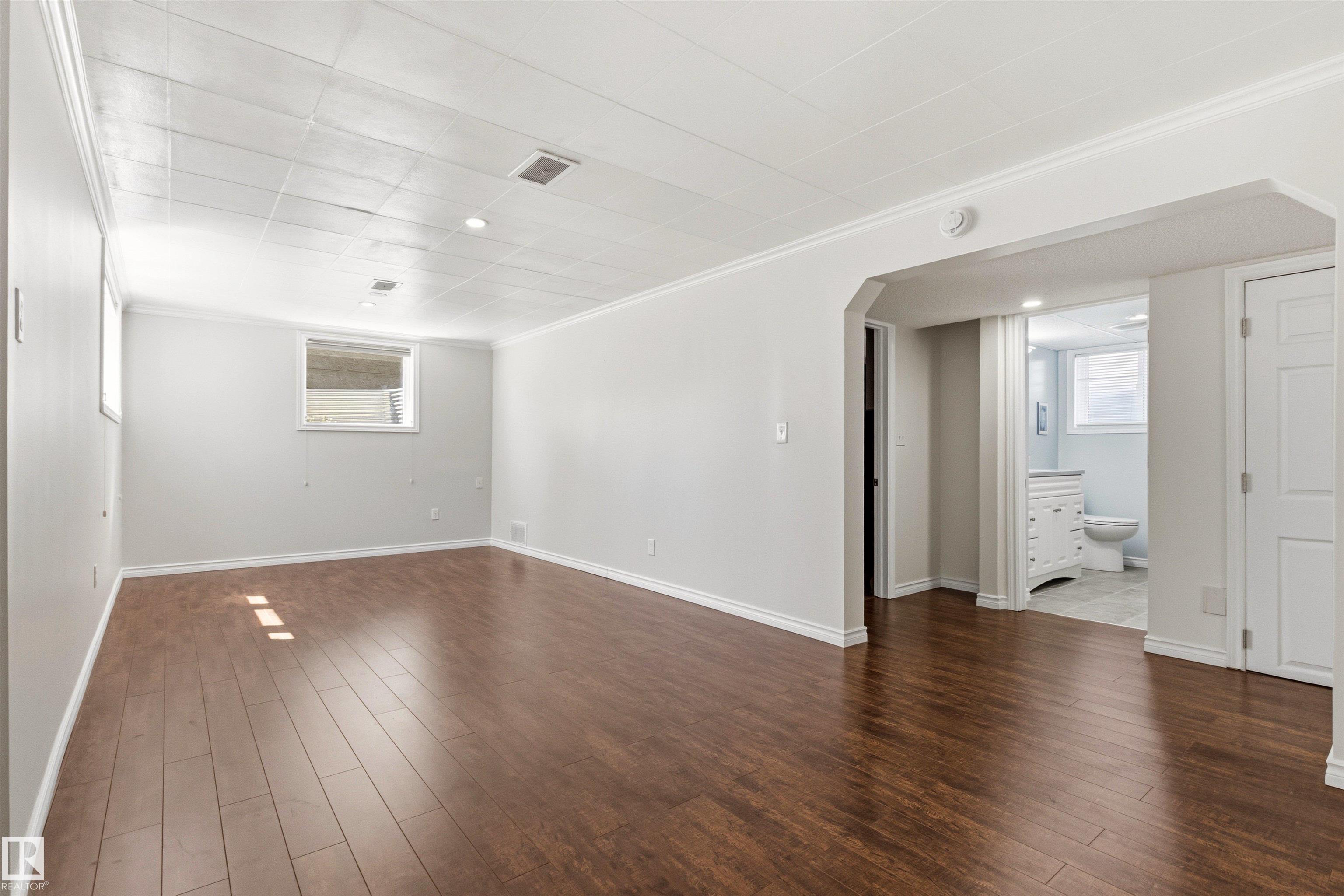 Photo 32 at 8708 89 Avenue NW, Bonnie Doon, Edmonton