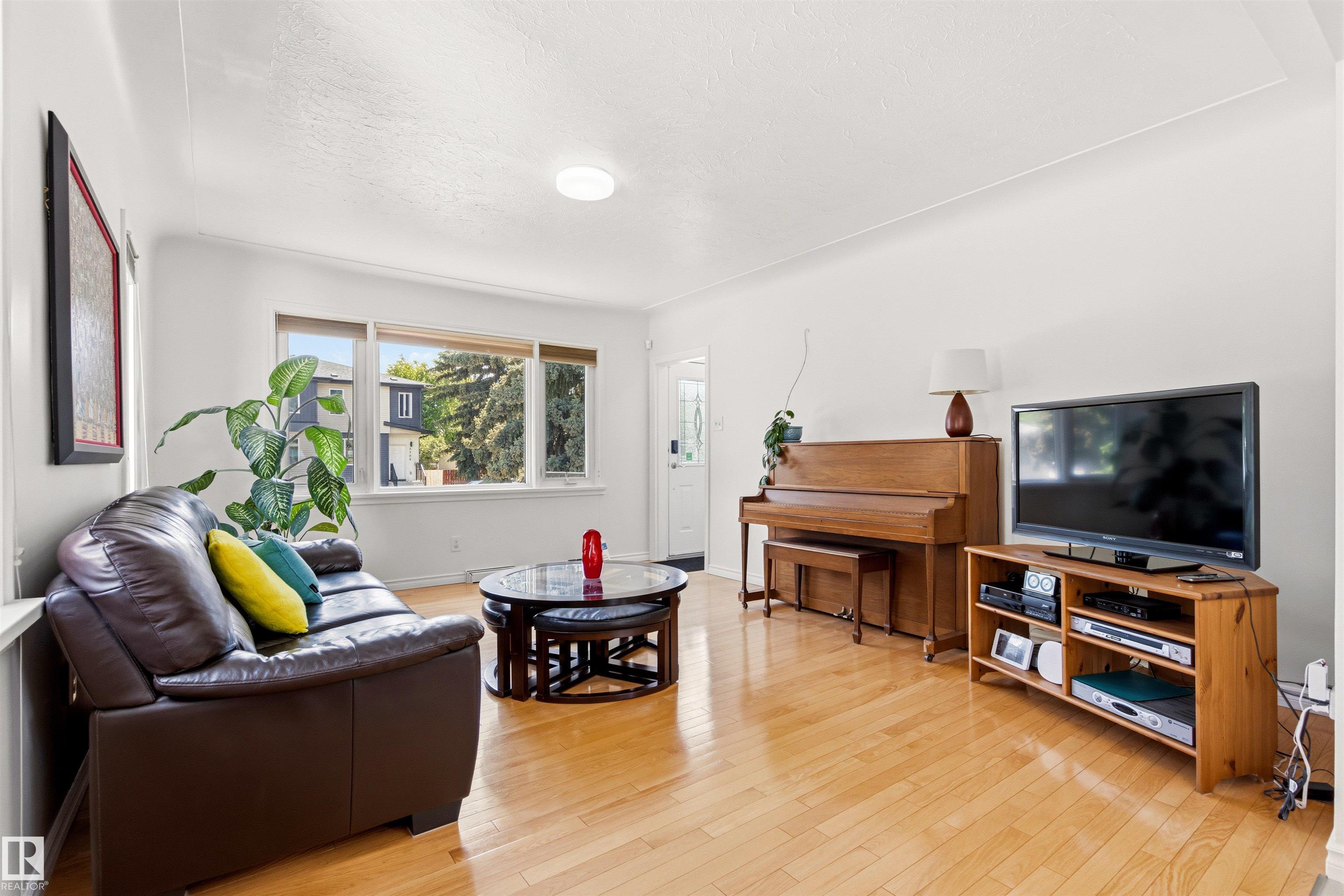 8708 89 Avenue NW, Bonnie Doon, Edmonton