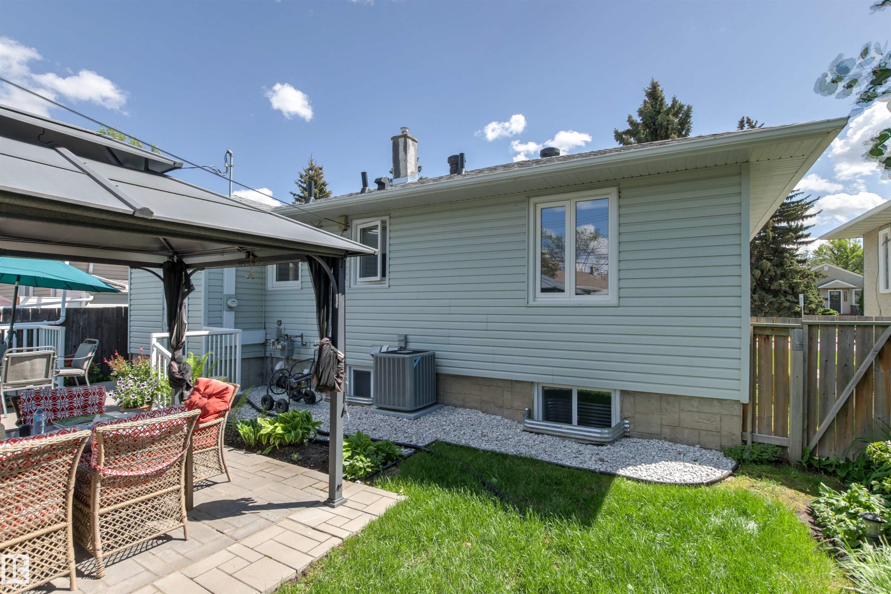 Photo 42 at 8708 89 Avenue NW, Bonnie Doon, Edmonton