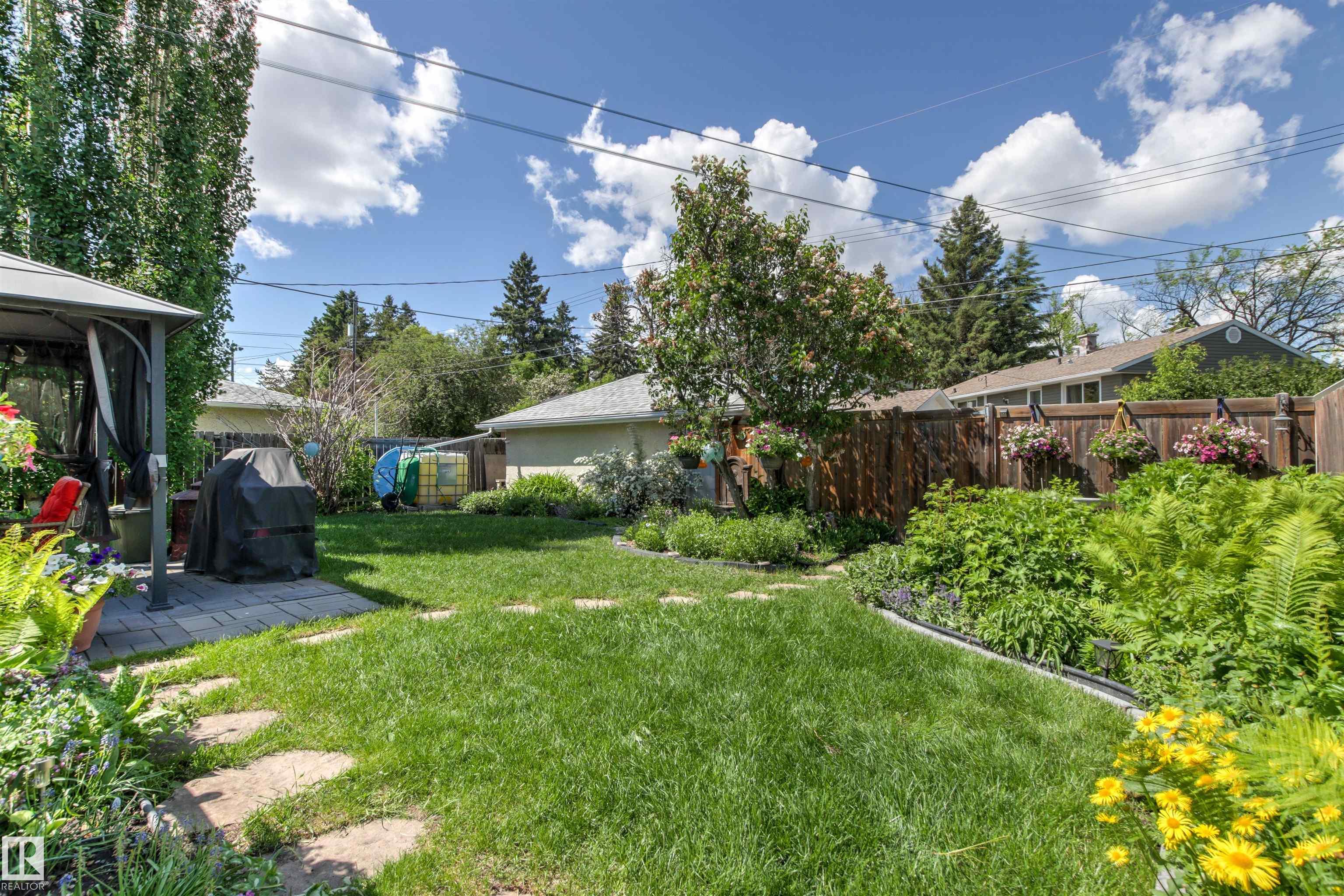 Photo 46 at 8708 89 Avenue NW, Bonnie Doon, Edmonton
