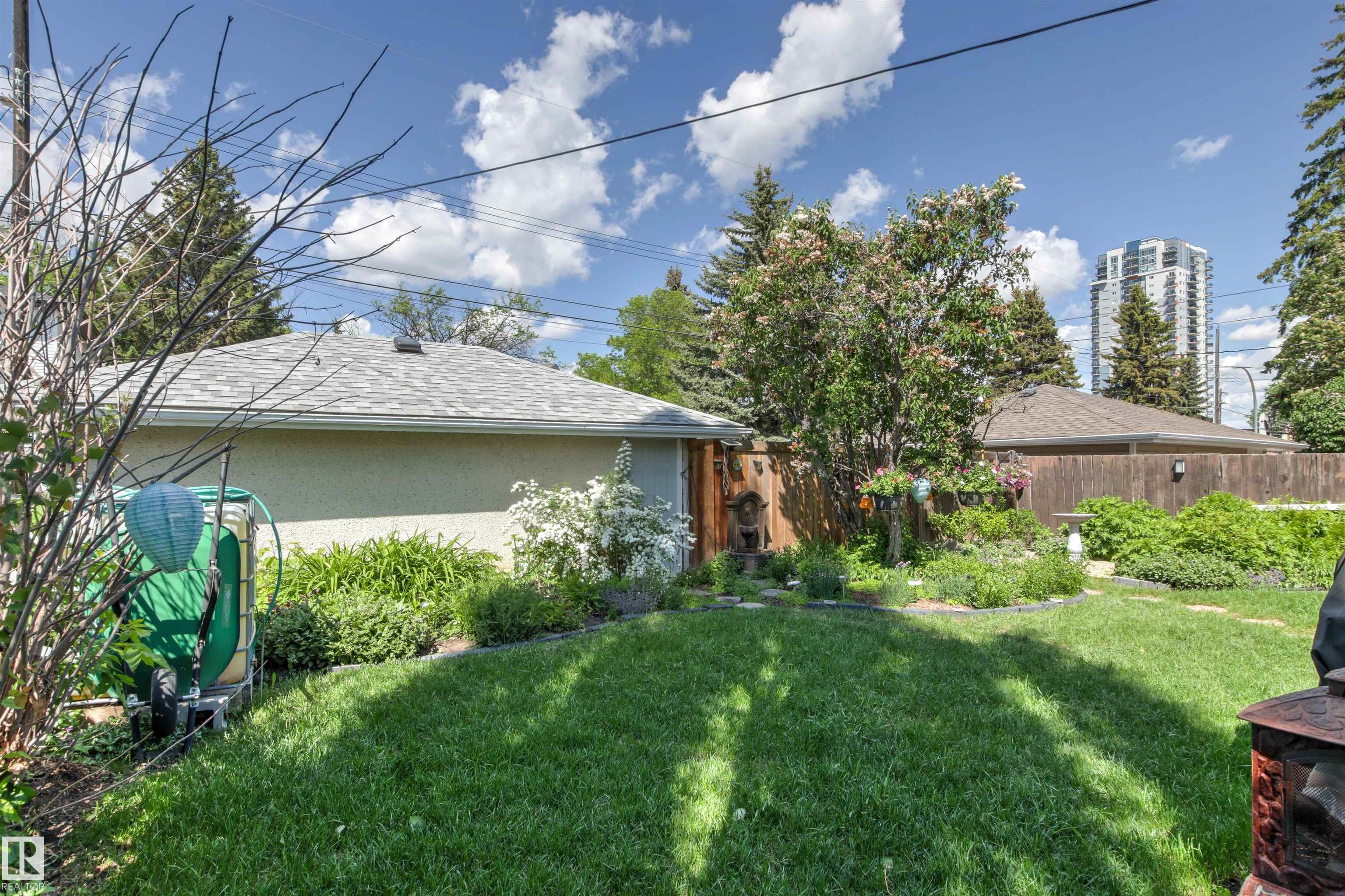Photo 48 at 8708 89 Avenue NW, Bonnie Doon, Edmonton