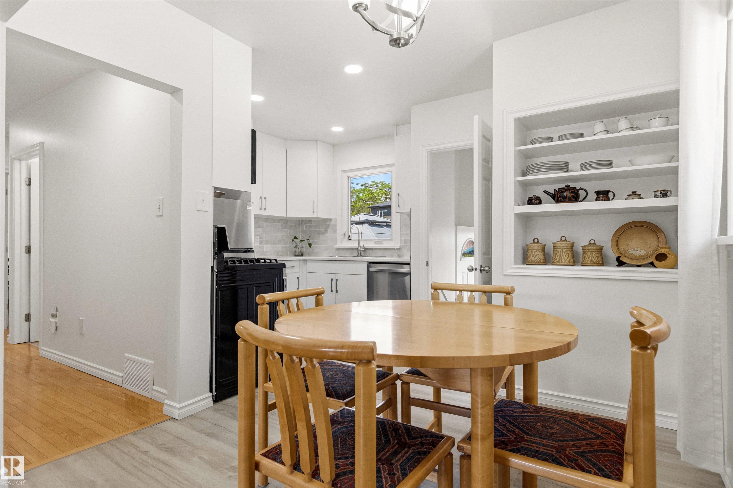 Photo 8 at 8708 89 Avenue NW, Bonnie Doon, Edmonton
