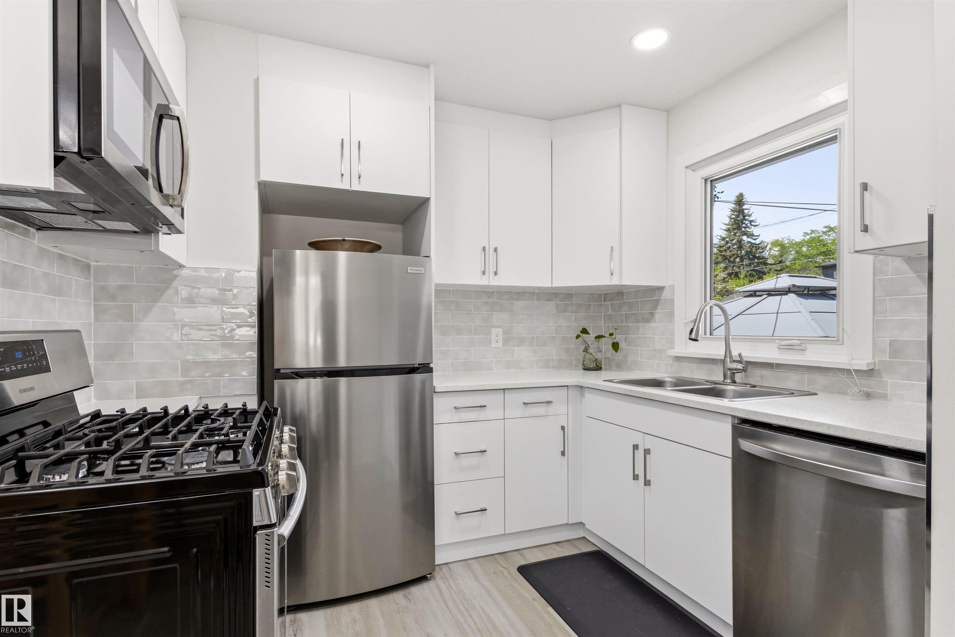Photo 9 at 8708 89 Avenue NW, Bonnie Doon, Edmonton