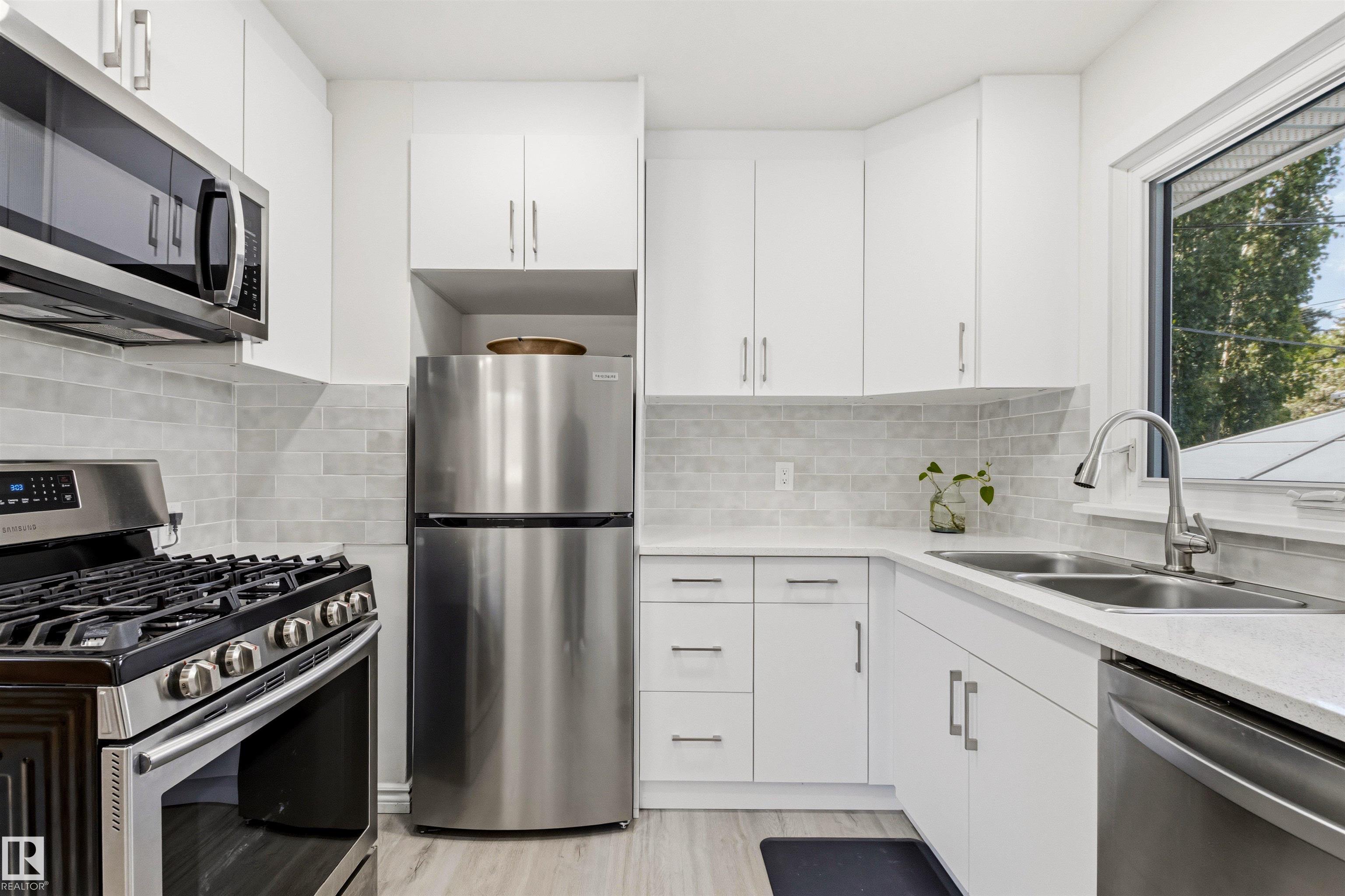 Photo 10 at 8708 89 Avenue NW, Bonnie Doon, Edmonton