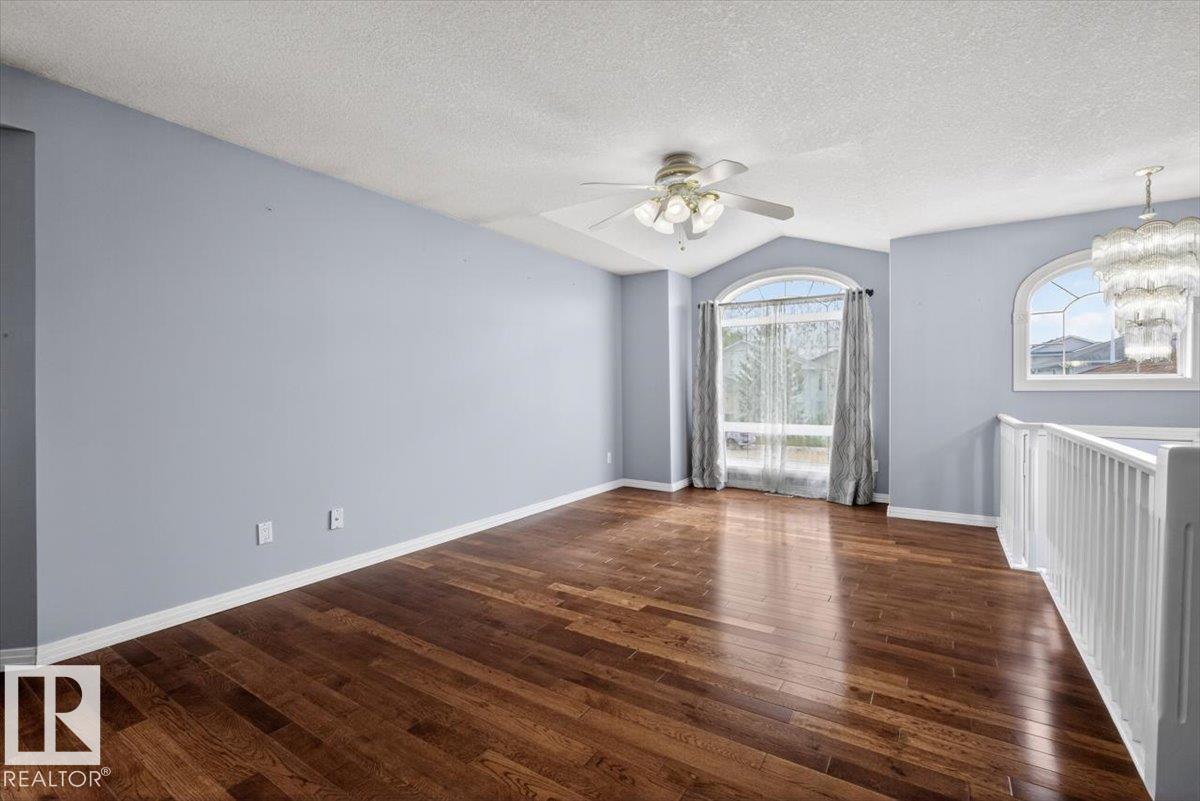 Photo 11 at 946 Jordan Crescent NW, Jackson Heights, Edmonton
