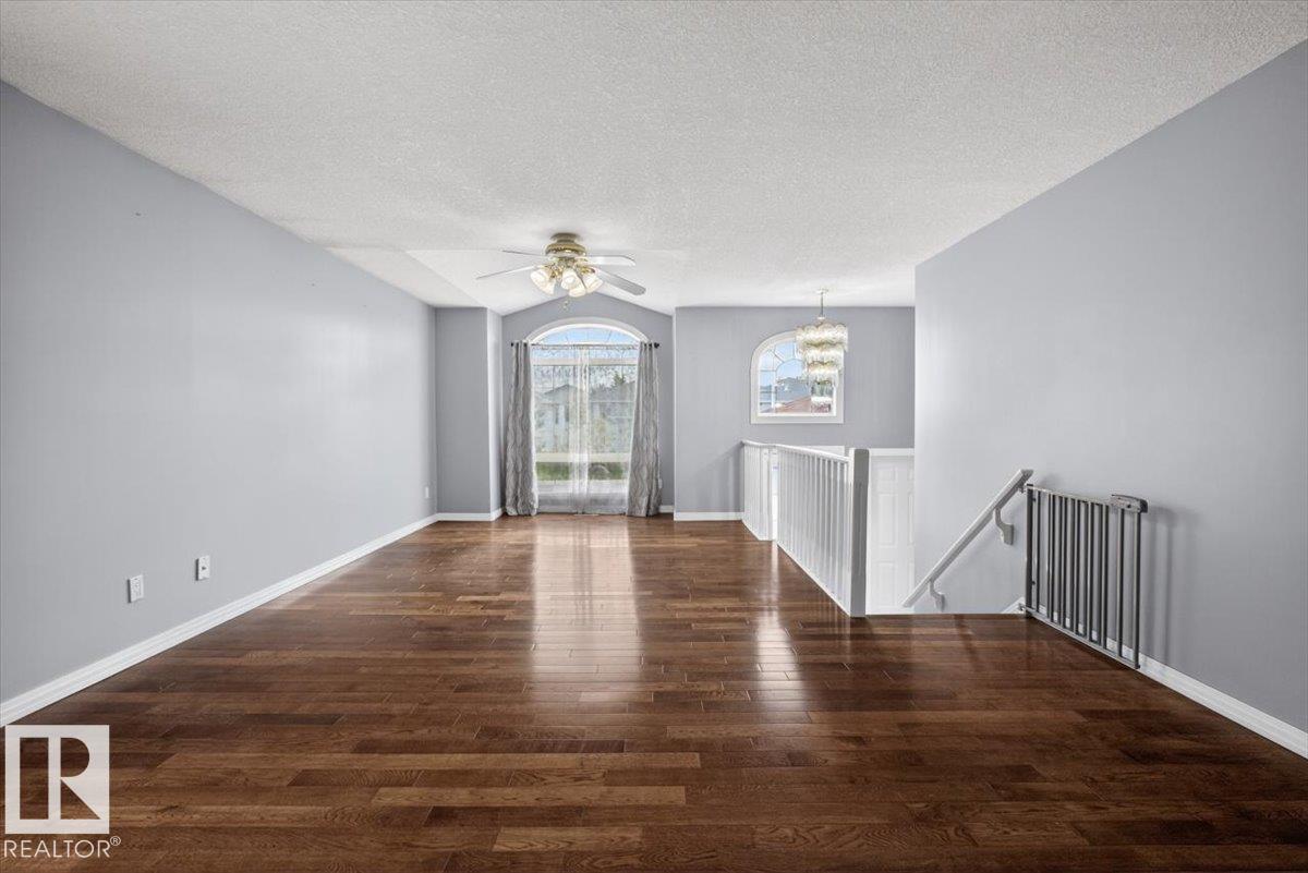 Photo 12 at 946 Jordan Crescent NW, Jackson Heights, Edmonton