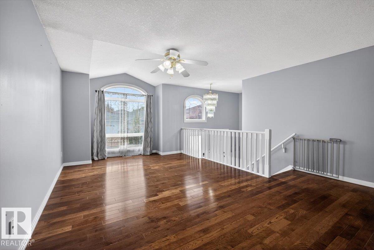Photo 13 at 946 Jordan Crescent NW, Jackson Heights, Edmonton