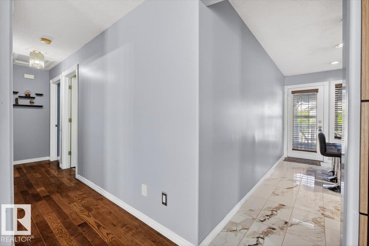 Photo 20 at 946 Jordan Crescent NW, Jackson Heights, Edmonton