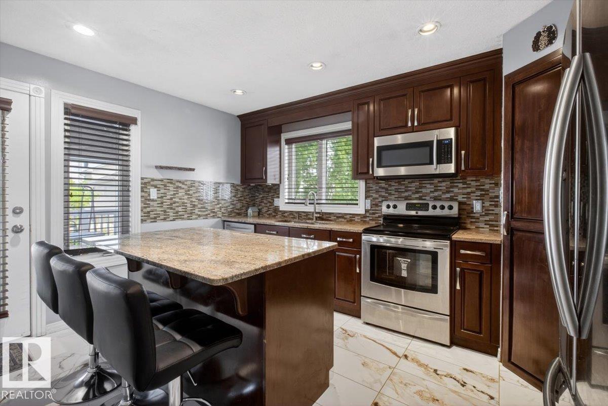 Photo 22 at 946 Jordan Crescent NW, Jackson Heights, Edmonton