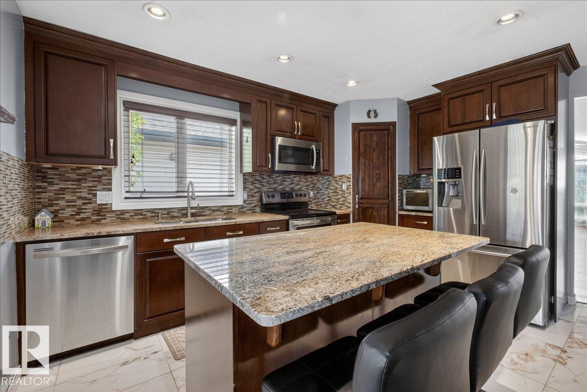 Photo 23 at 946 Jordan Crescent NW, Jackson Heights, Edmonton