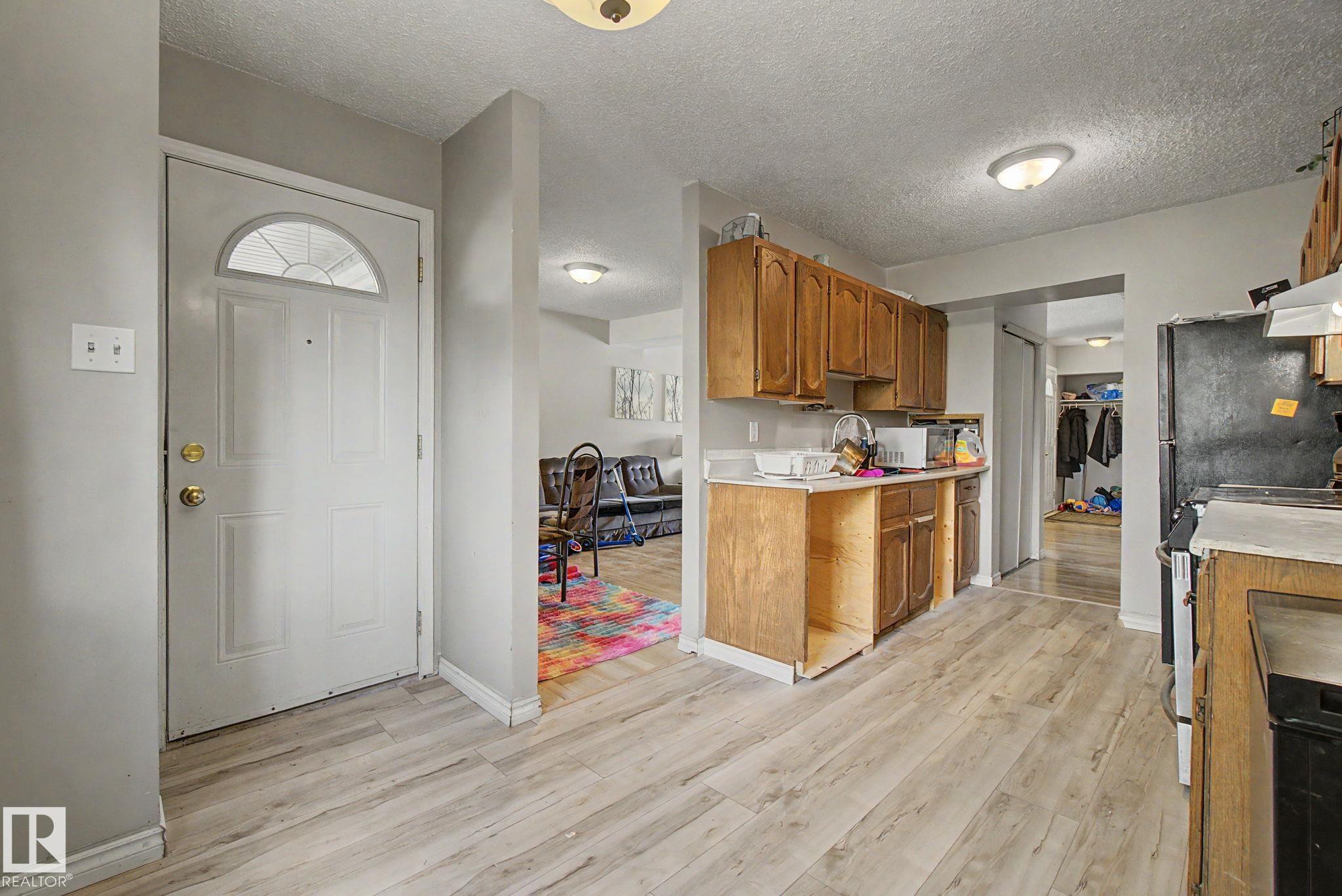 Photo 16 at 45 - 2020 105 Street NW, Keheewin, Edmonton