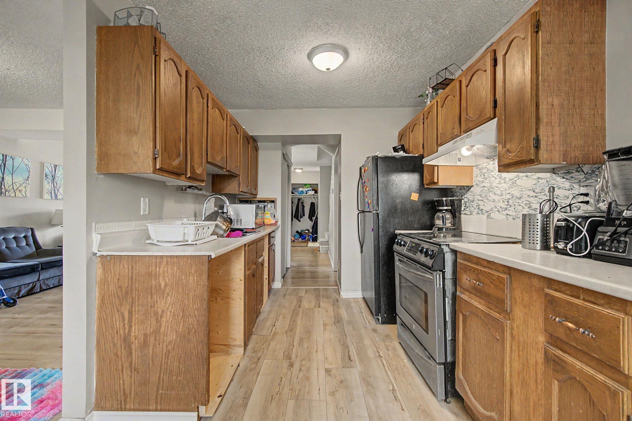 Photo 17 at 45 - 2020 105 Street NW, Keheewin, Edmonton