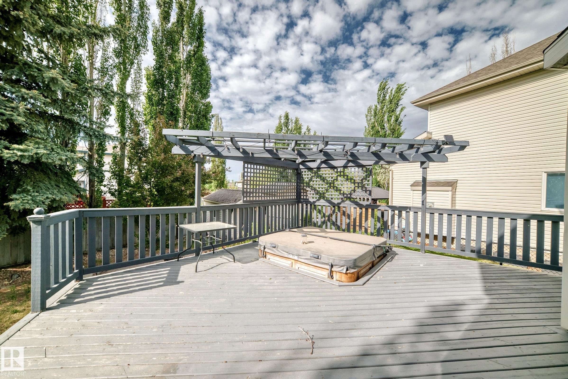 Photo 10 at 167 Galland Crescent NW, Glastonbury, Edmonton