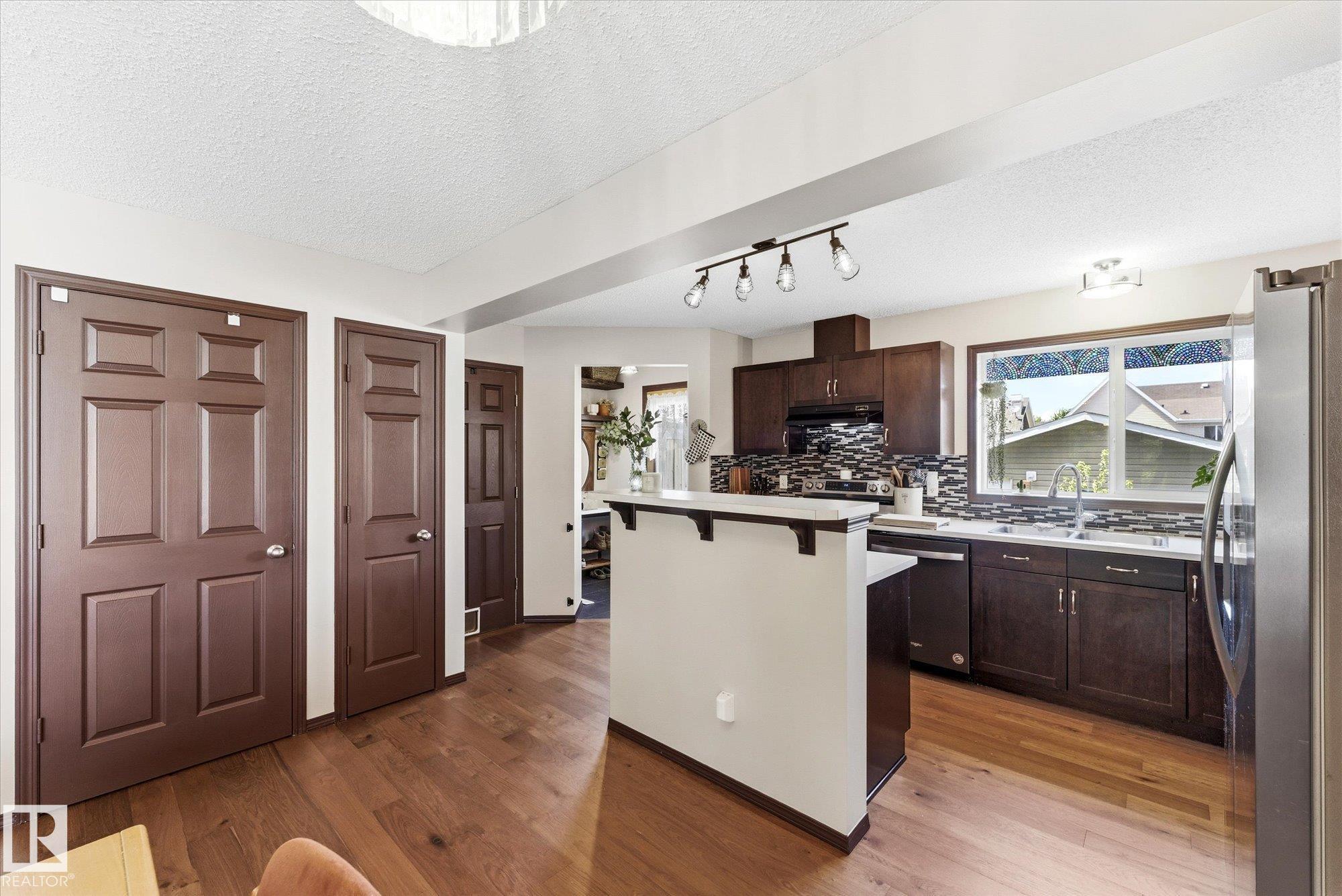 Photo 11 at 9074 Shaw Way SW, Summerside, Edmonton