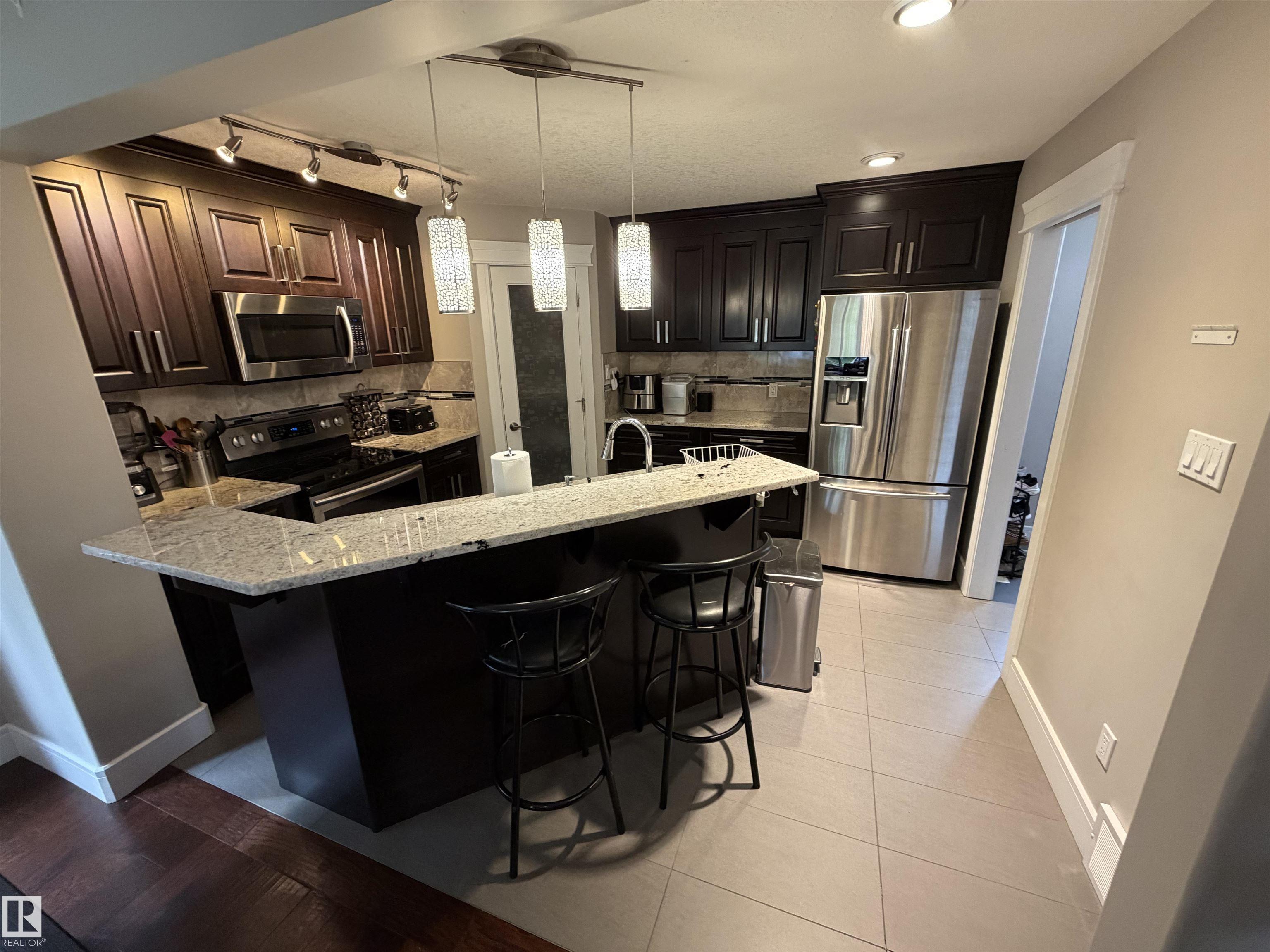Photo 9 at 10914 71 Avenue NW, Parkallen, Edmonton