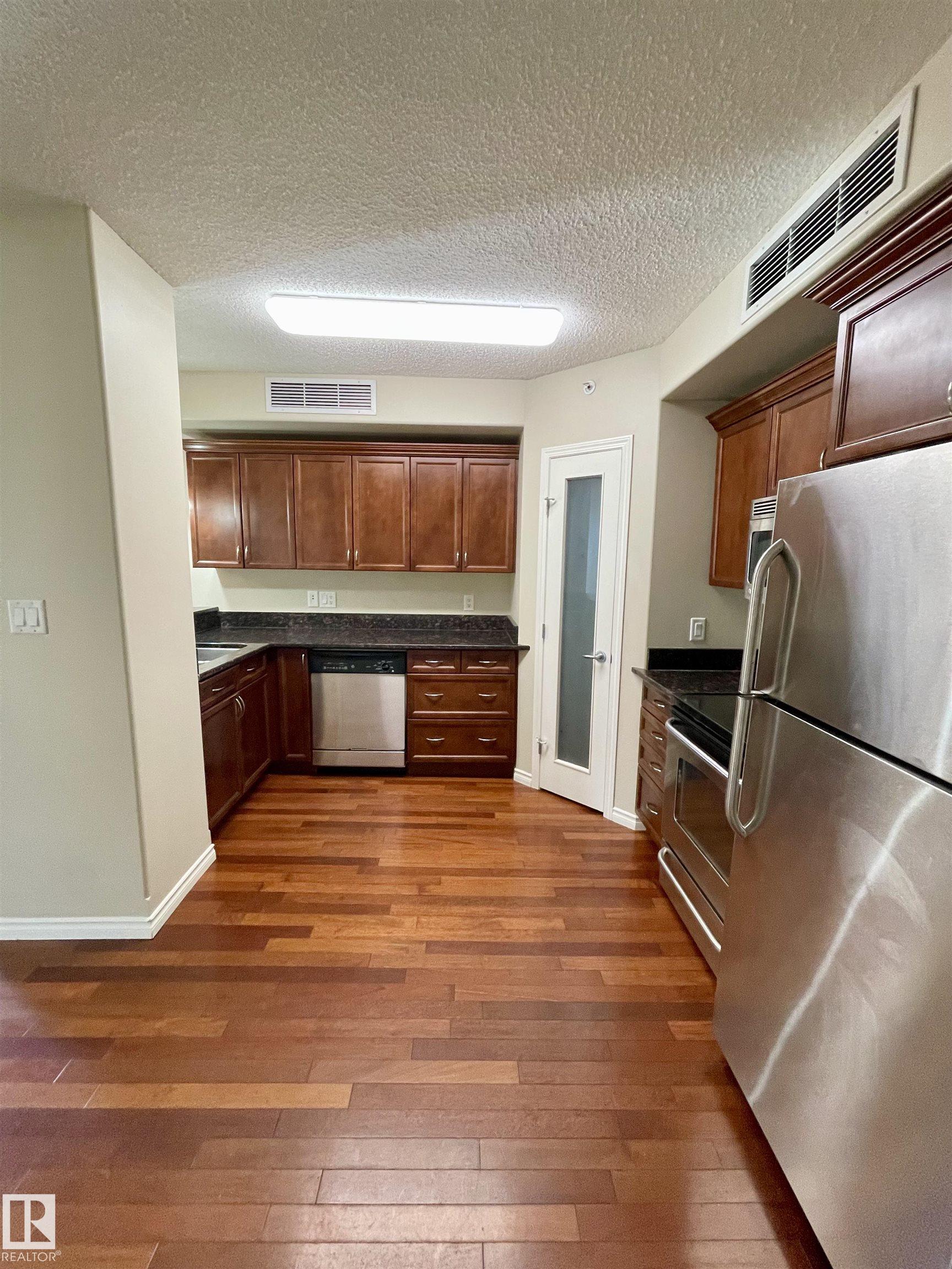 Photo 10 at 205 - 9707 106 Street NW, Downtown, Edmonton