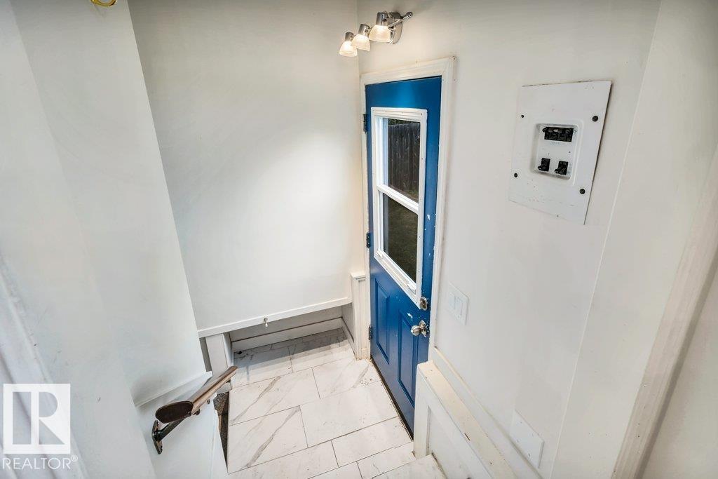 Photo 19 at 16200 104 Avenue NW, Britannia Youngstown, Edmonton