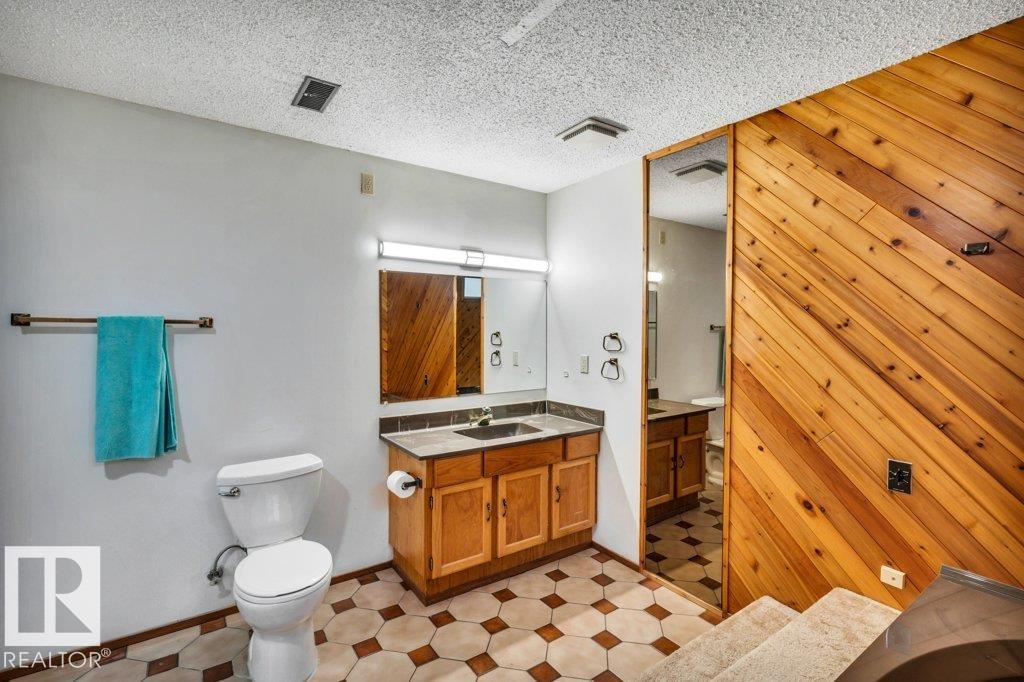 Photo 26 at 16200 104 Avenue NW, Britannia Youngstown, Edmonton