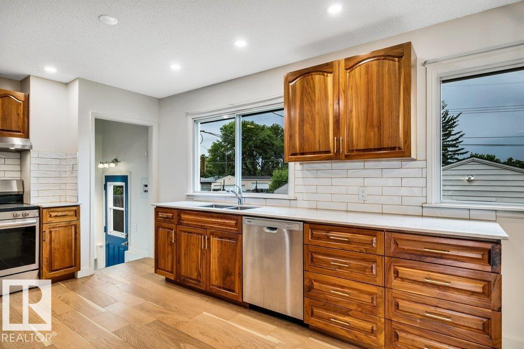 Photo 8 at 16200 104 Avenue NW, Britannia Youngstown, Edmonton
