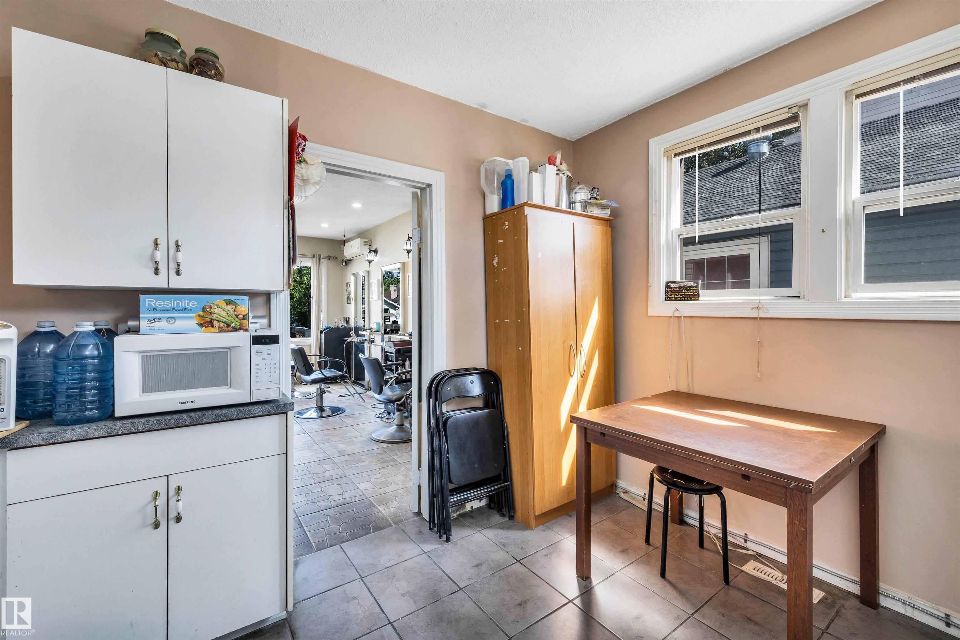 Photo 14 at 11722 81 Street NW, Parkdale, Edmonton