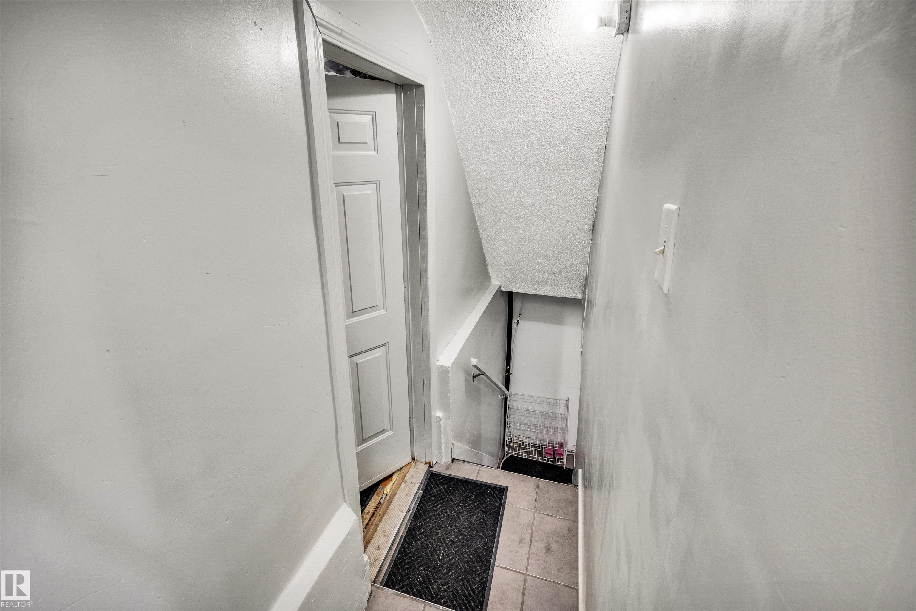 Photo 18 at 11722 81 Street NW, Parkdale, Edmonton