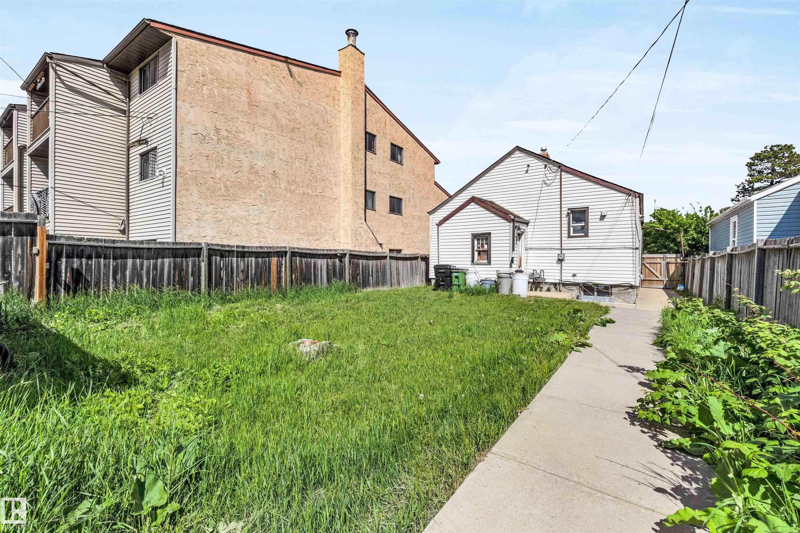 Photo 27 at 11722 81 Street NW, Parkdale, Edmonton