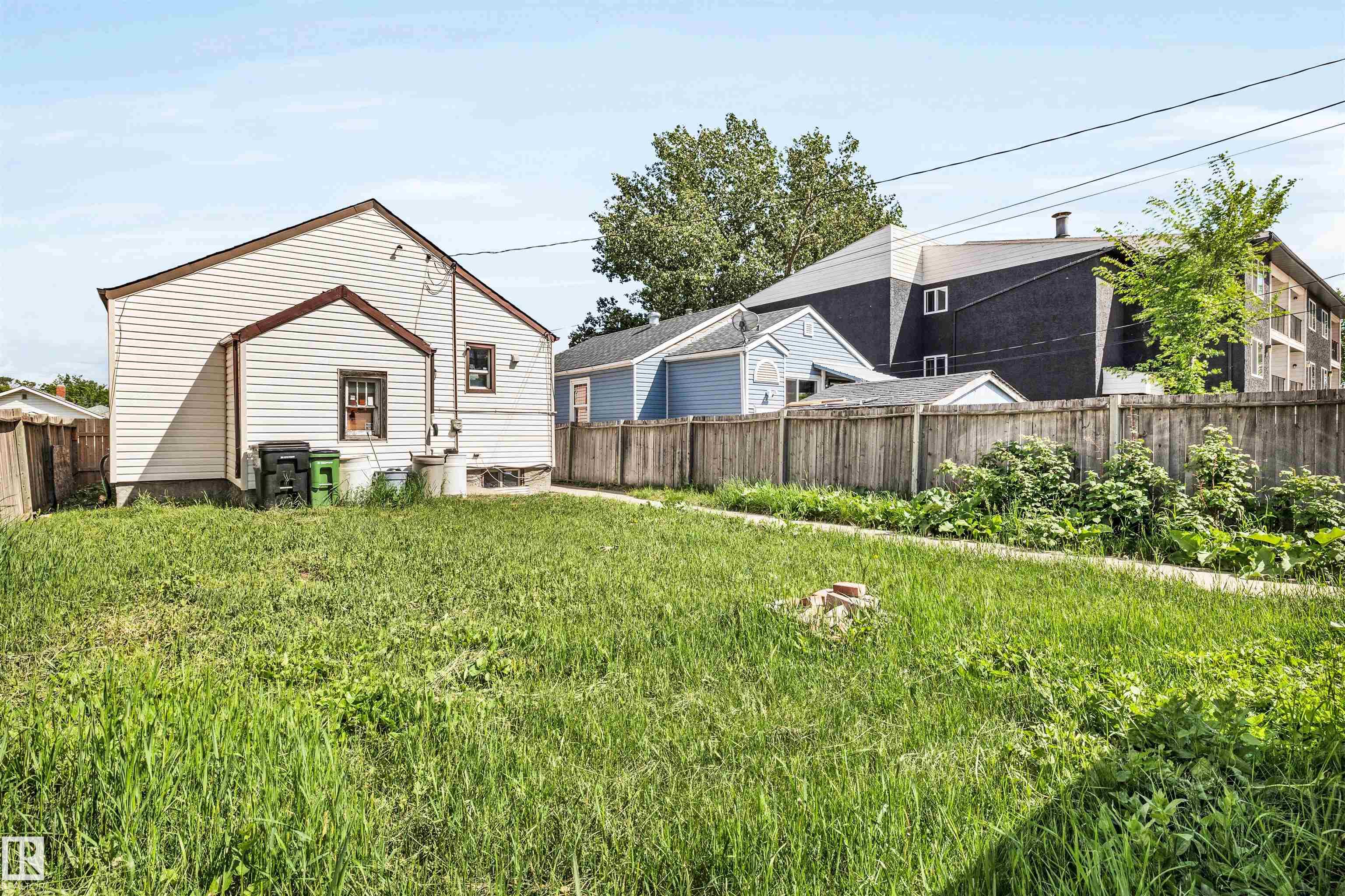 Photo 29 at 11722 81 Street NW, Parkdale, Edmonton