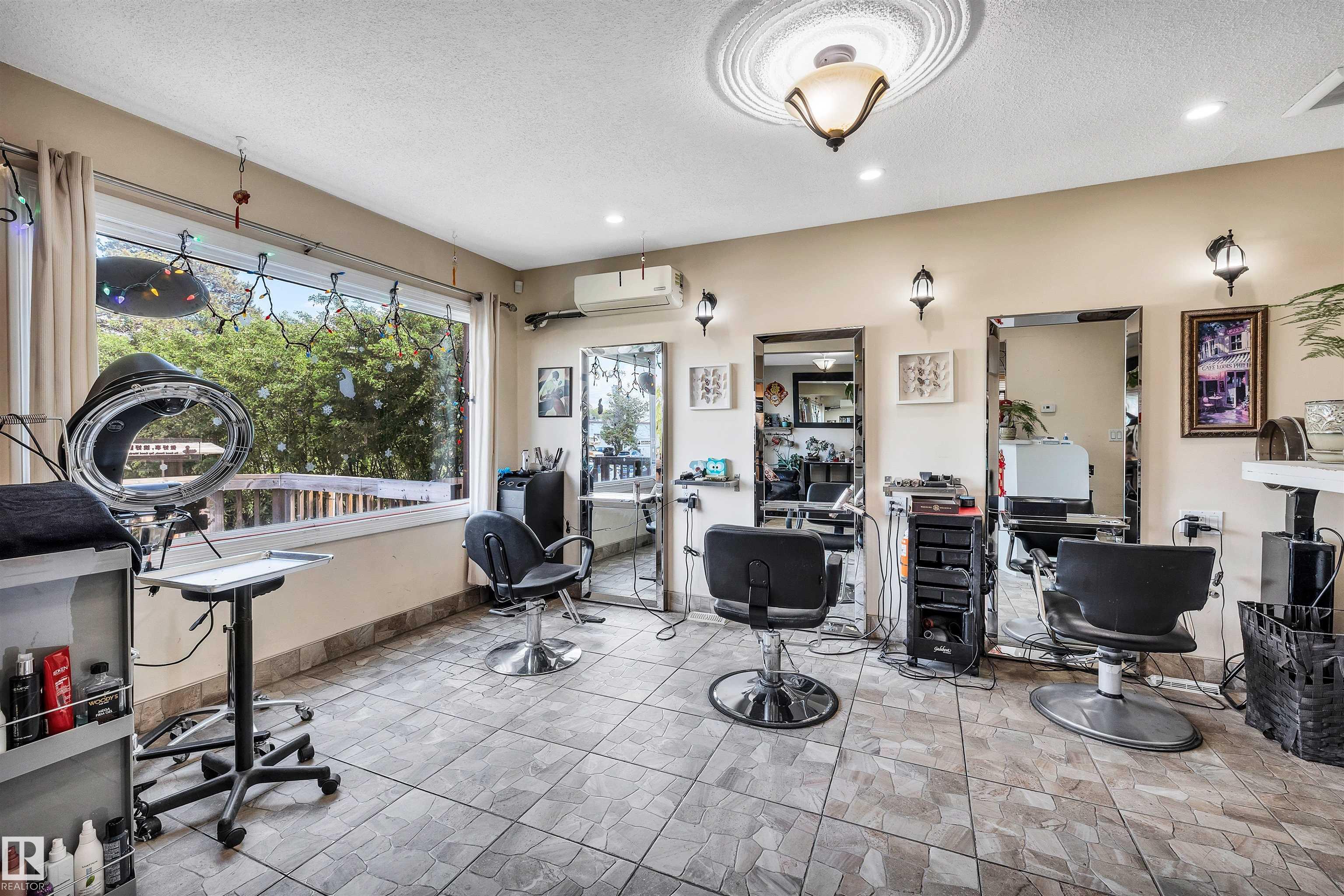 Photo 8 at 11722 81 Street NW, Parkdale, Edmonton