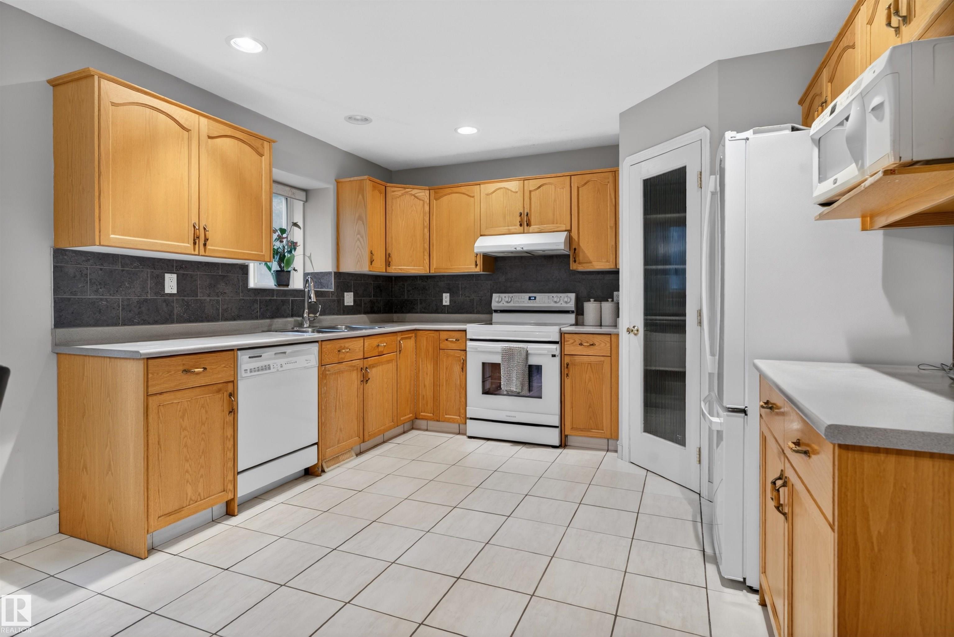 Photo 28 at 2839 151a Avenue NW, Kirkness, Edmonton