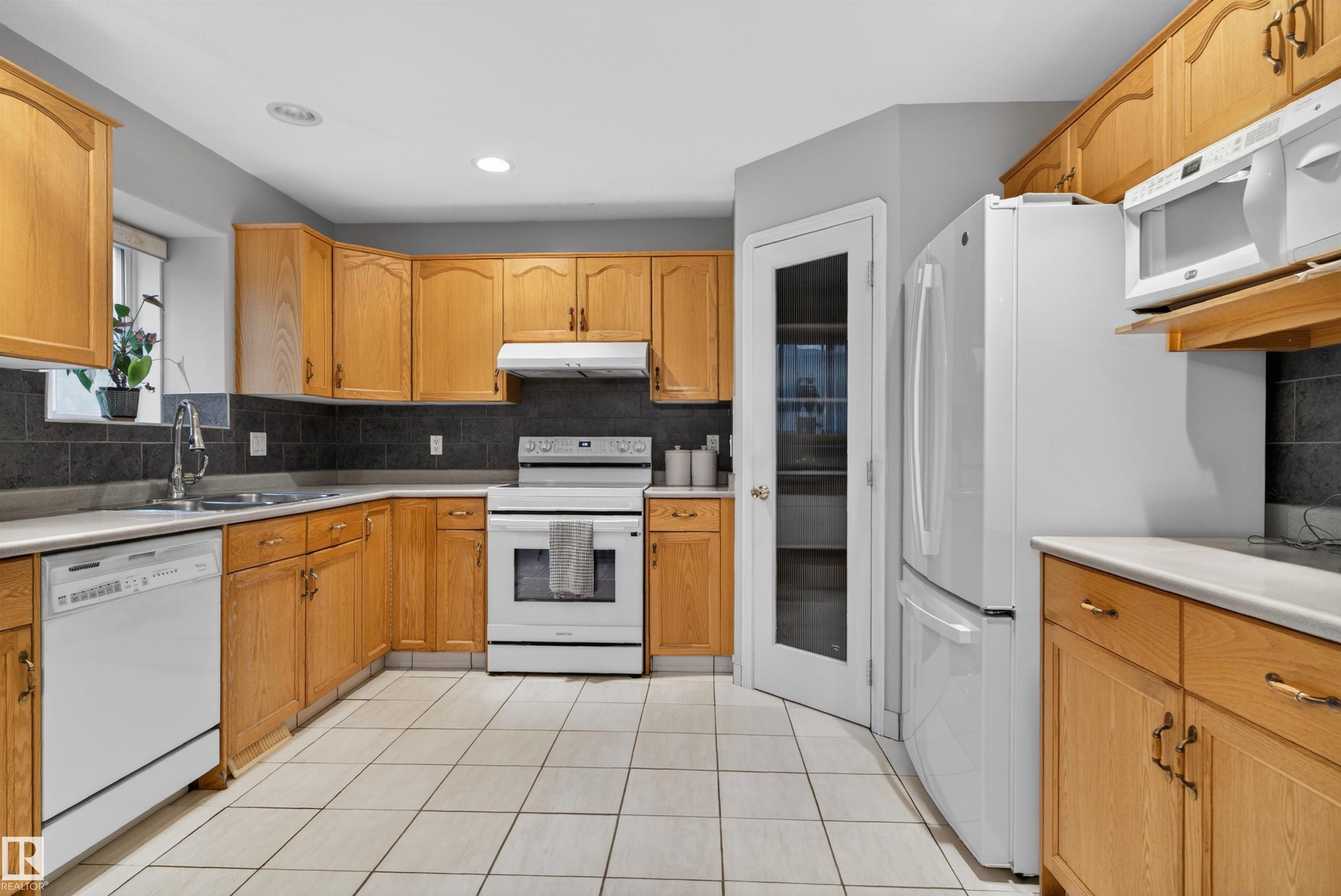 Photo 29 at 2839 151a Avenue NW, Kirkness, Edmonton