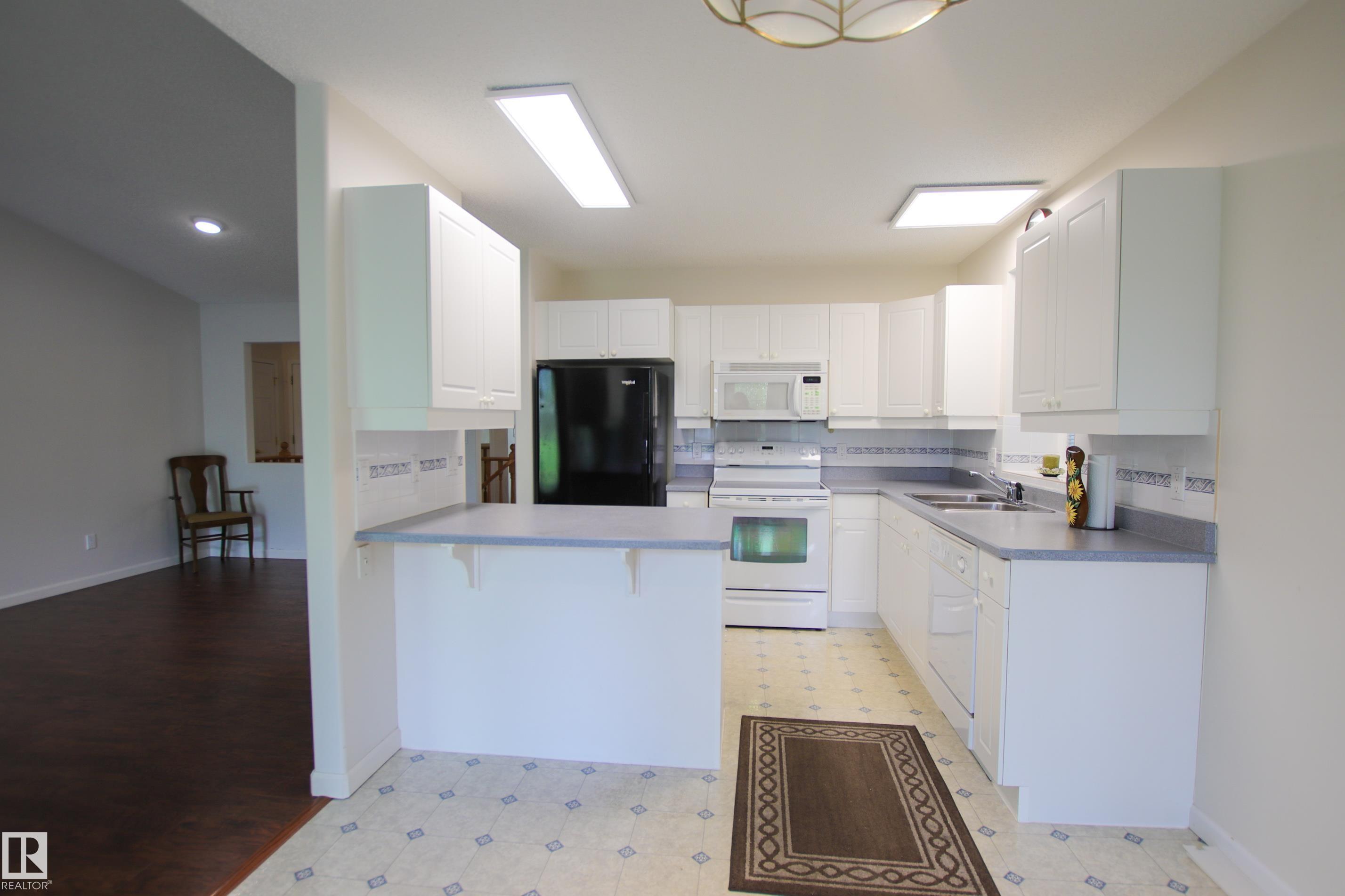 Photo 9 at 3 - 9420 172 Street NW, Summerlea, Edmonton