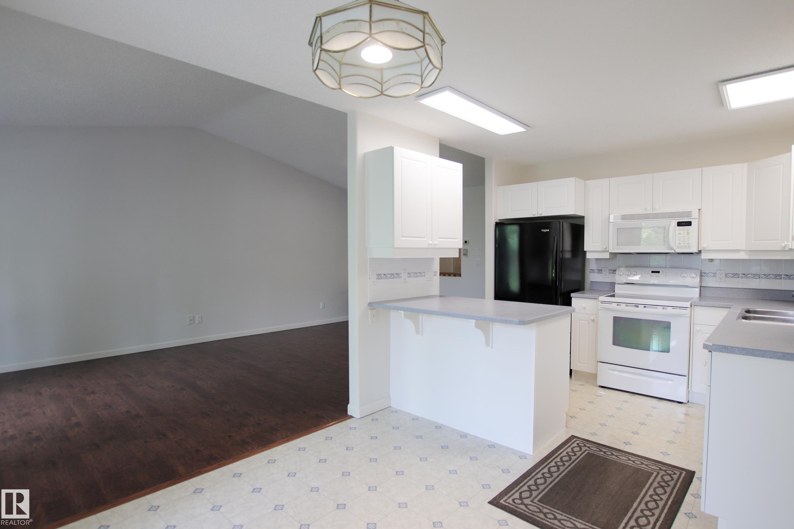 Photo 10 at 3 - 9420 172 Street NW, Summerlea, Edmonton