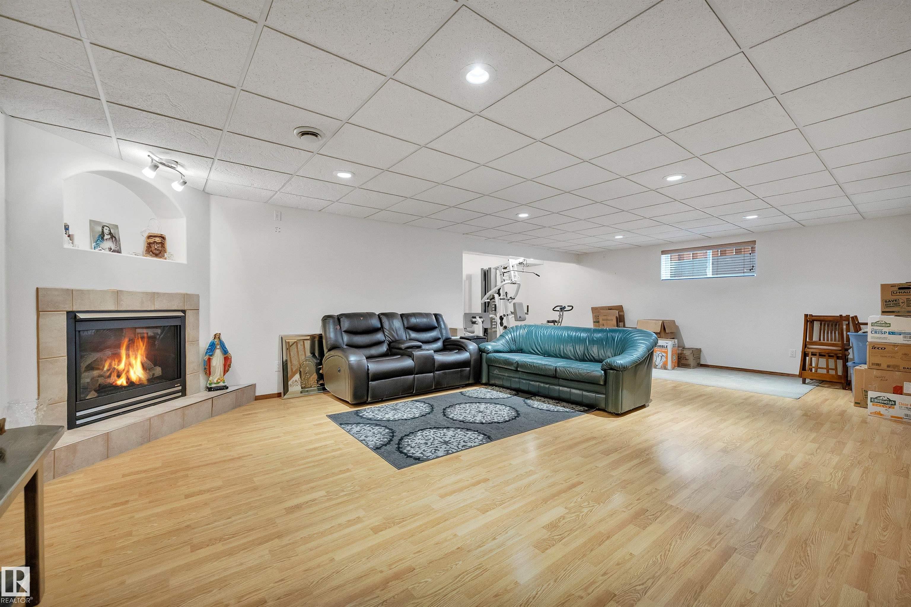 Photo 39 at 16512 87 Street NW, Belle Rive, Edmonton
