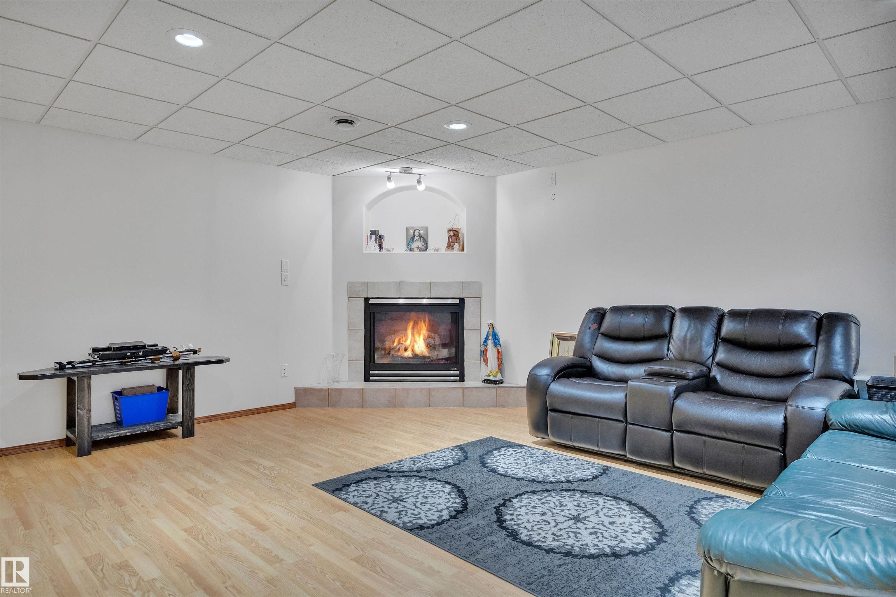Photo 40 at 16512 87 Street NW, Belle Rive, Edmonton
