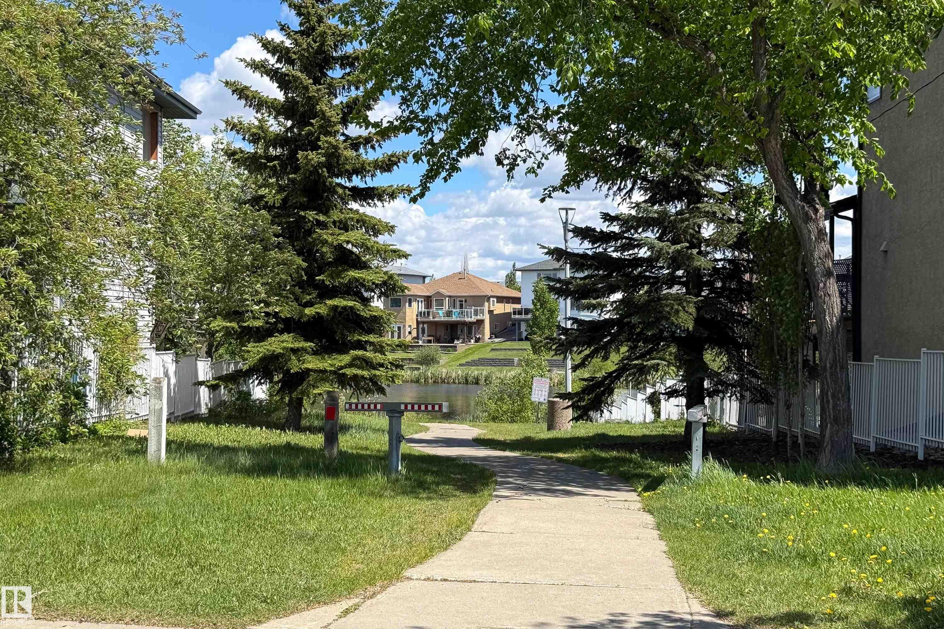 Photo 12 at 468 Klarvatten Lake Wynd NW, Klarvatten, Edmonton