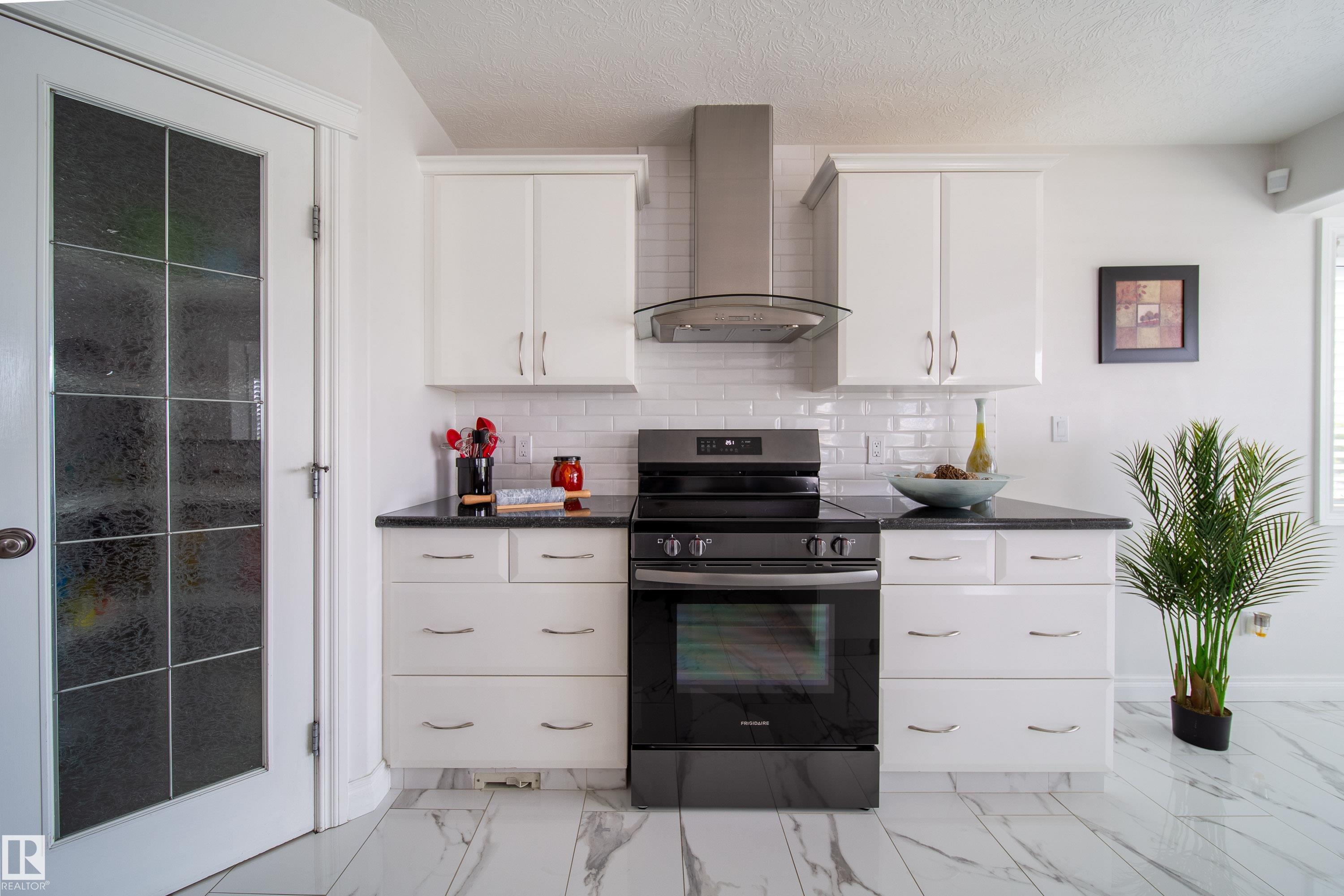 Photo 24 at 468 Klarvatten Lake Wynd NW, Klarvatten, Edmonton