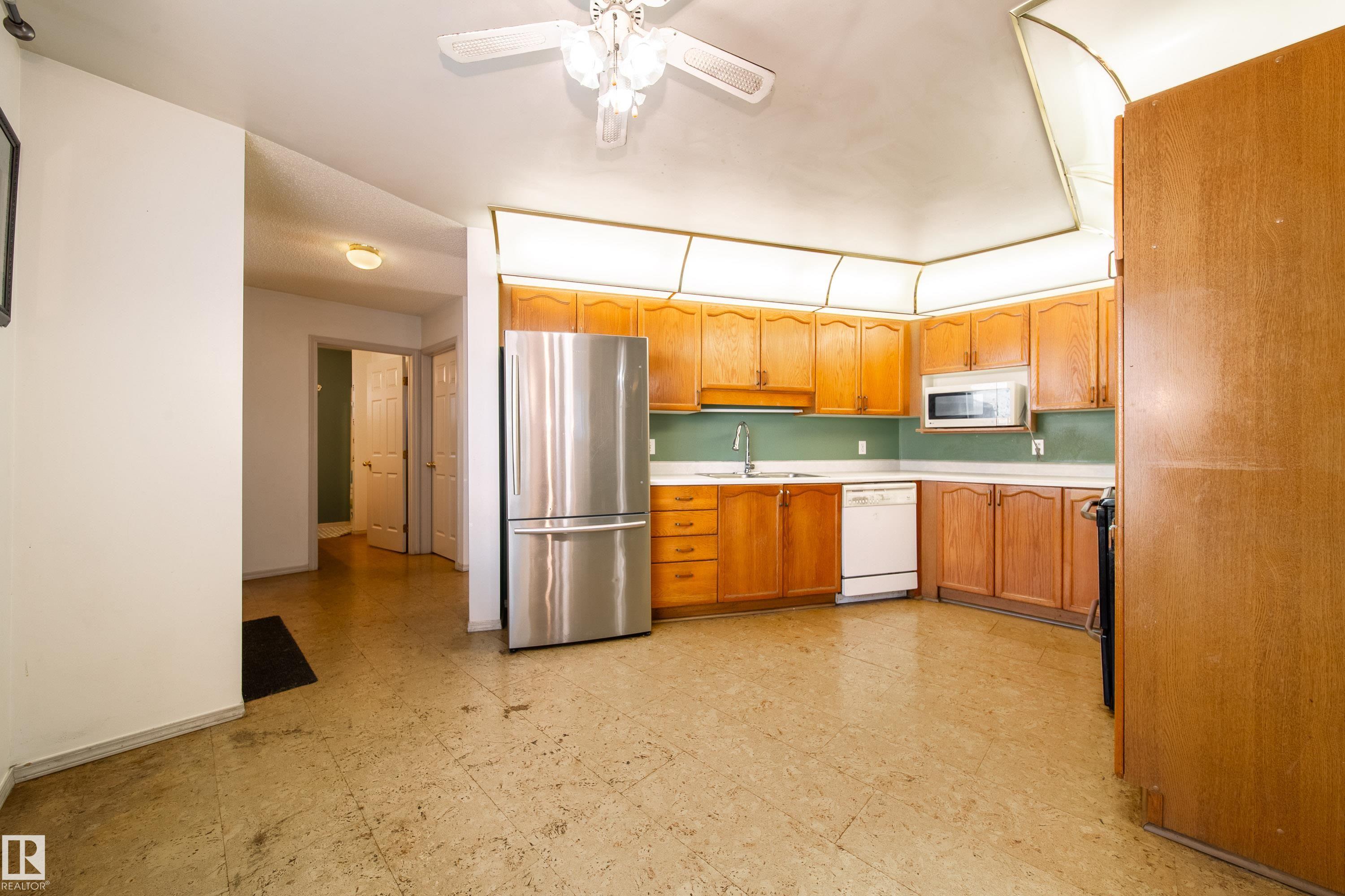 Photo 11 at 15 - 603 Youville Drive E NW, Tawa, Edmonton