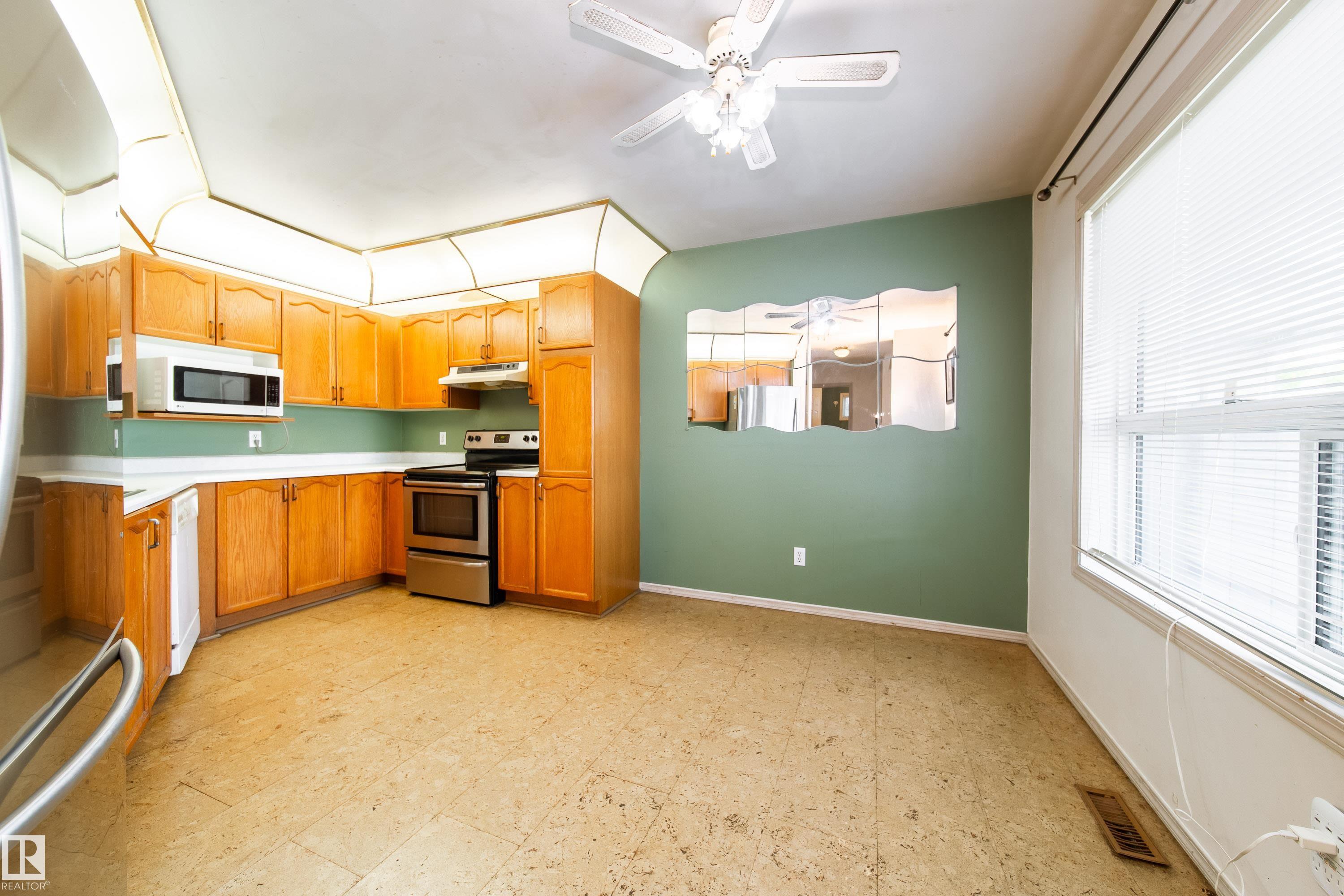 Photo 10 at 15 - 603 Youville Drive E NW, Tawa, Edmonton