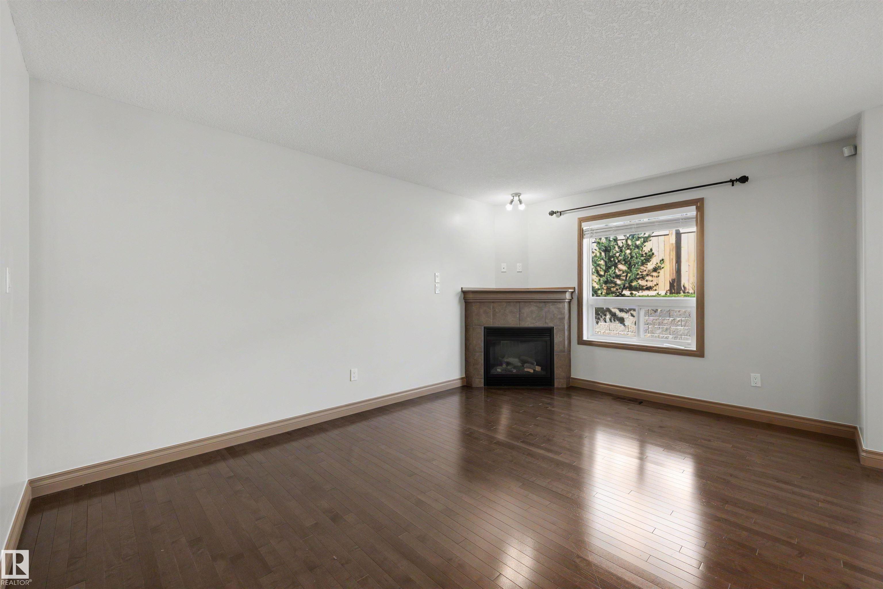 Photo 8 at 21 - 5120 164 Avenue NW, Hollick-Kenyon, Edmonton