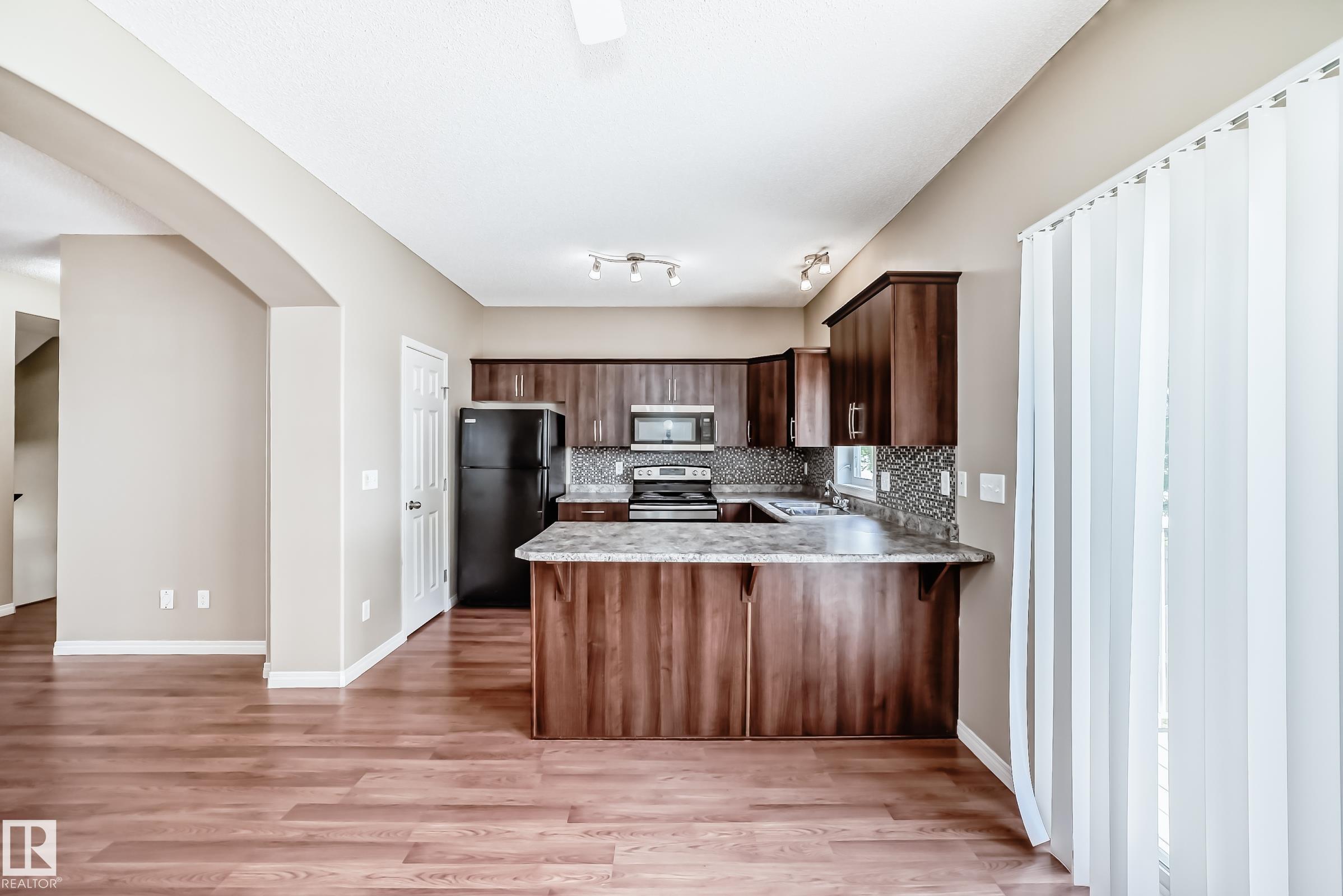 Photo 6 at 4 - 5102 30 Avenue, Place Chaleureuse, Beaumont