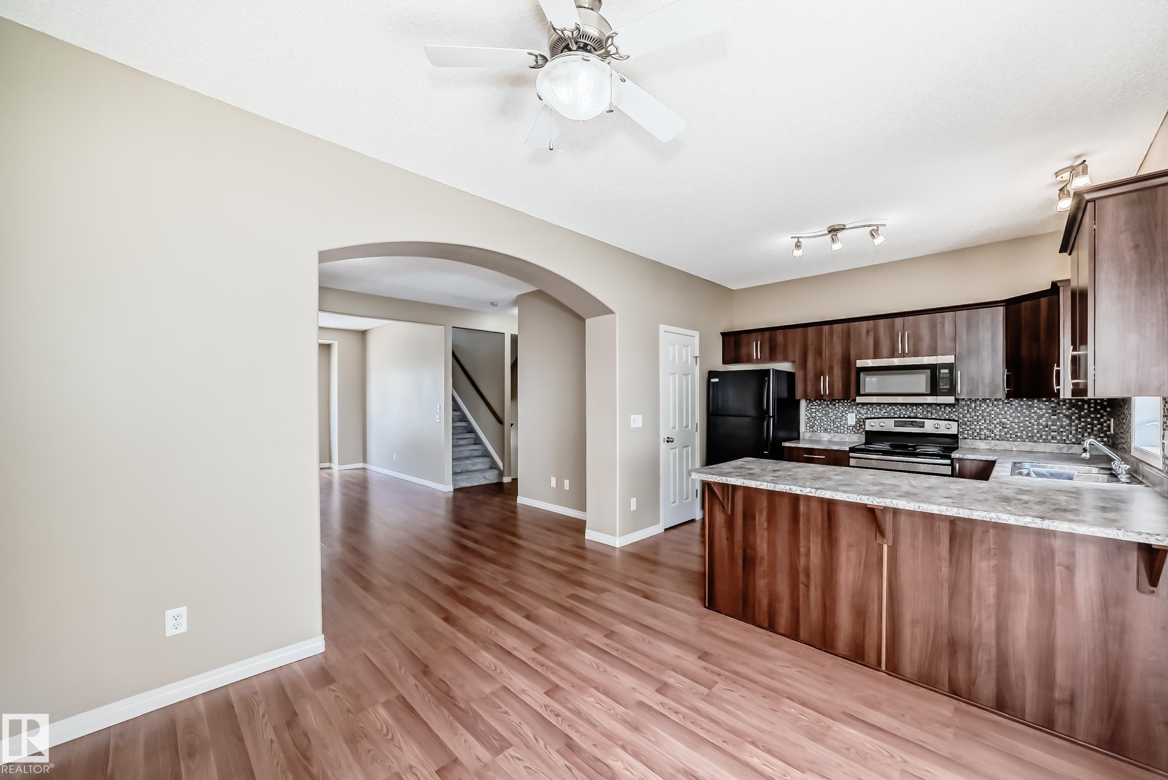Photo 9 at 4 - 5102 30 Avenue, Place Chaleureuse, Beaumont