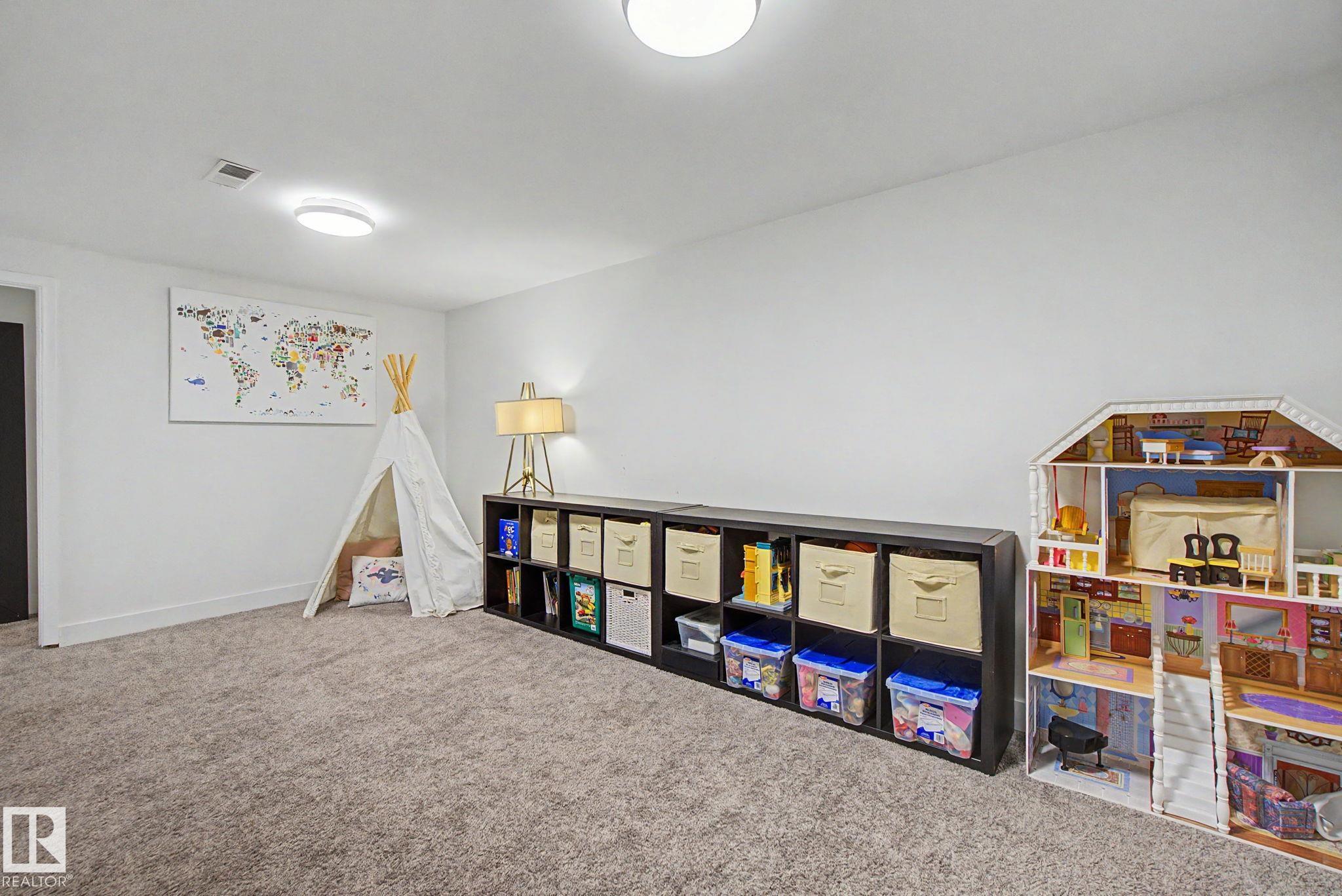 Photo 23 at 15771 106a Avenue NW, Britannia Youngstown, Edmonton