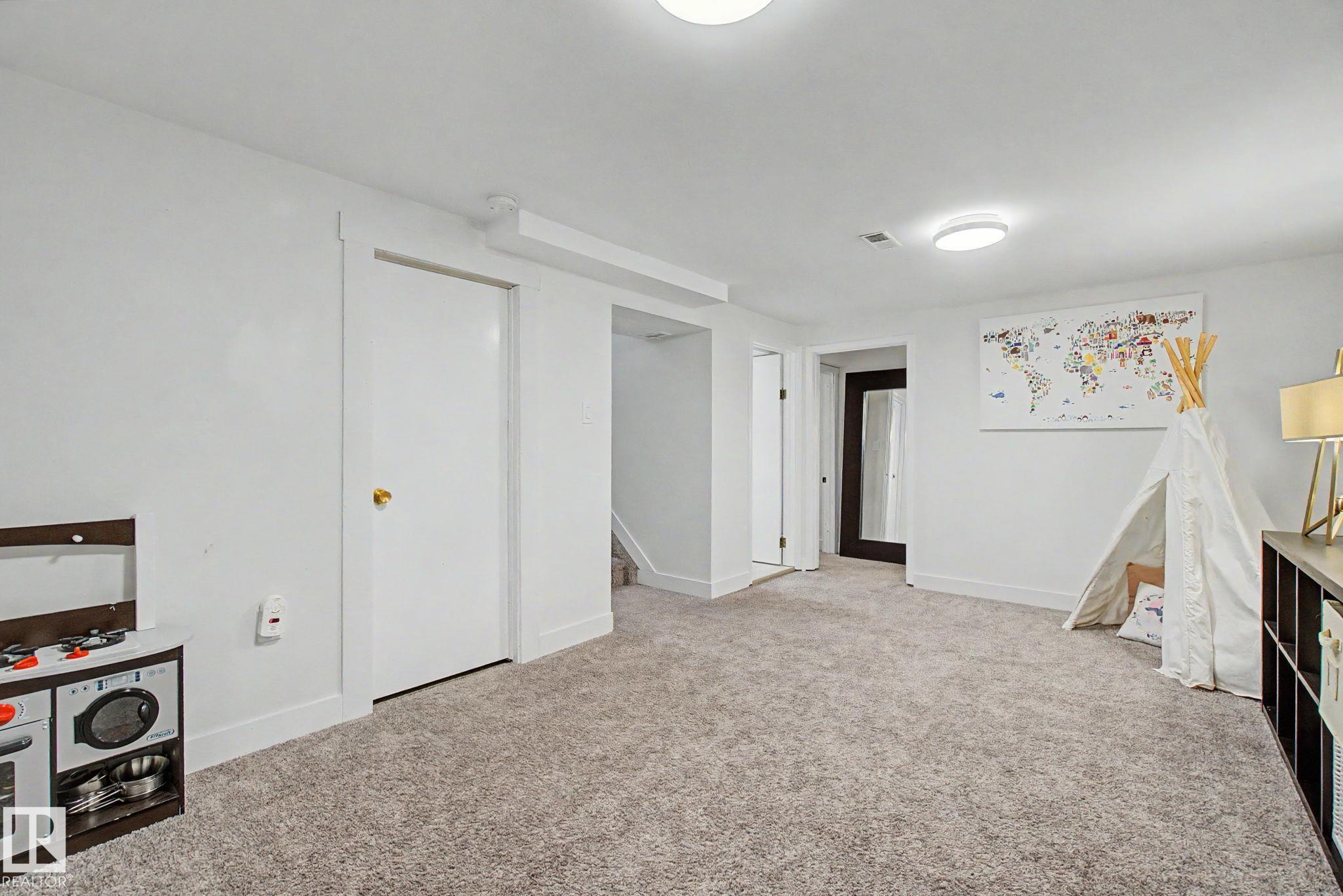 Photo 24 at 15771 106a Avenue NW, Britannia Youngstown, Edmonton