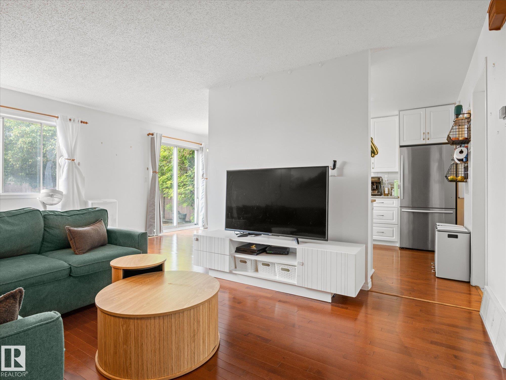 10805 20 Avenue NW, Keheewin, Edmonton