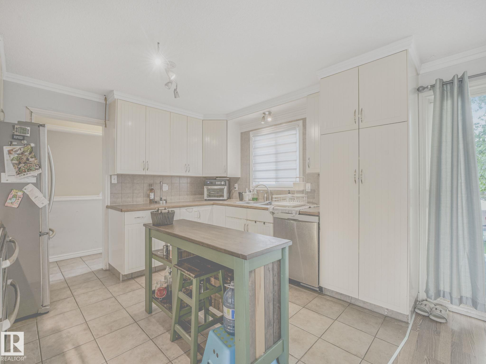 Photo 13 at 4902 52 Avenue, Centre-Ville, Beaumont