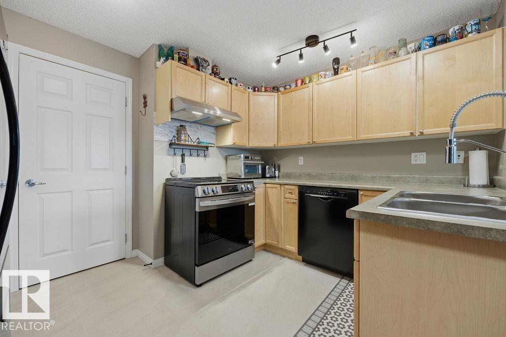 Photo 11 at 71 - 3040 Spence Wynd SW, Summerside, Edmonton