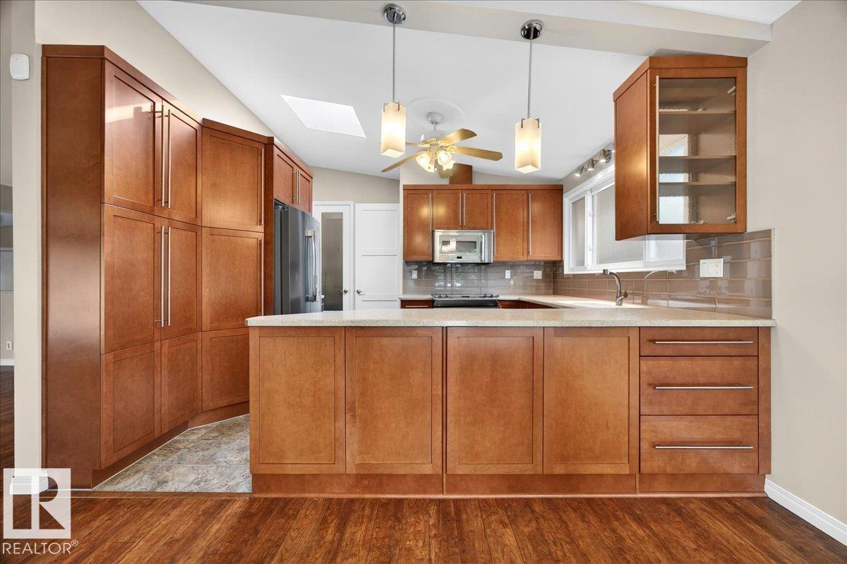 Photo 13 at 15302 76 Avenue NW, Rio Terrace, Edmonton
