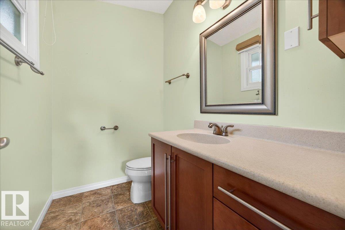 Photo 16 at 15302 76 Avenue NW, Rio Terrace, Edmonton