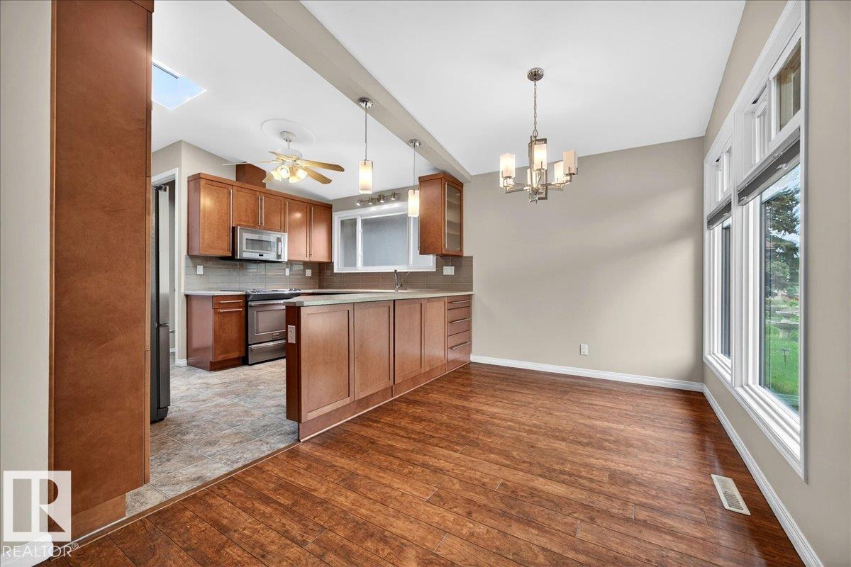 Photo 21 at 15302 76 Avenue NW, Rio Terrace, Edmonton